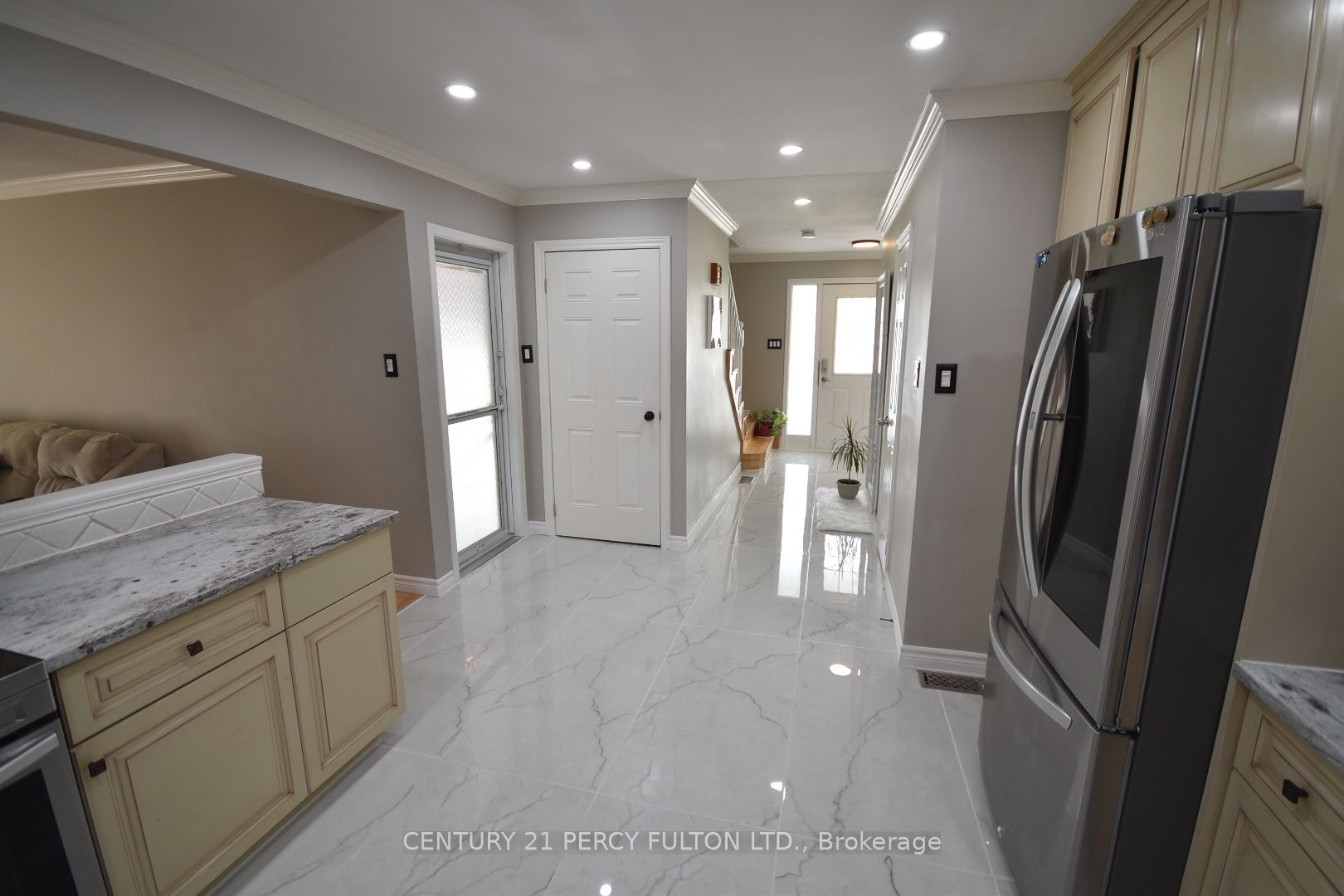 1853 Mapleridge Drive Property Photo 12