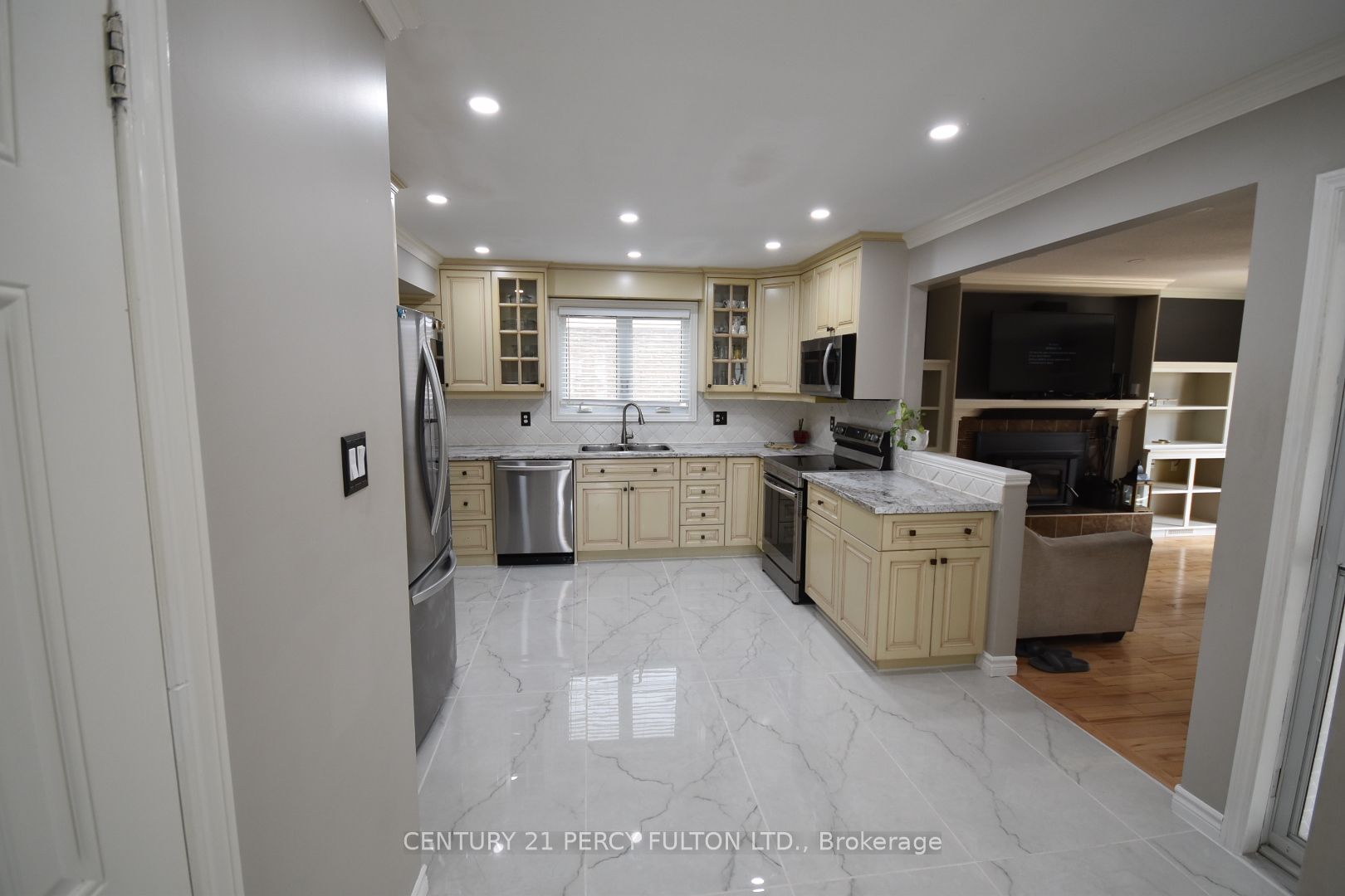 1853 Mapleridge Drive Property Photo 14