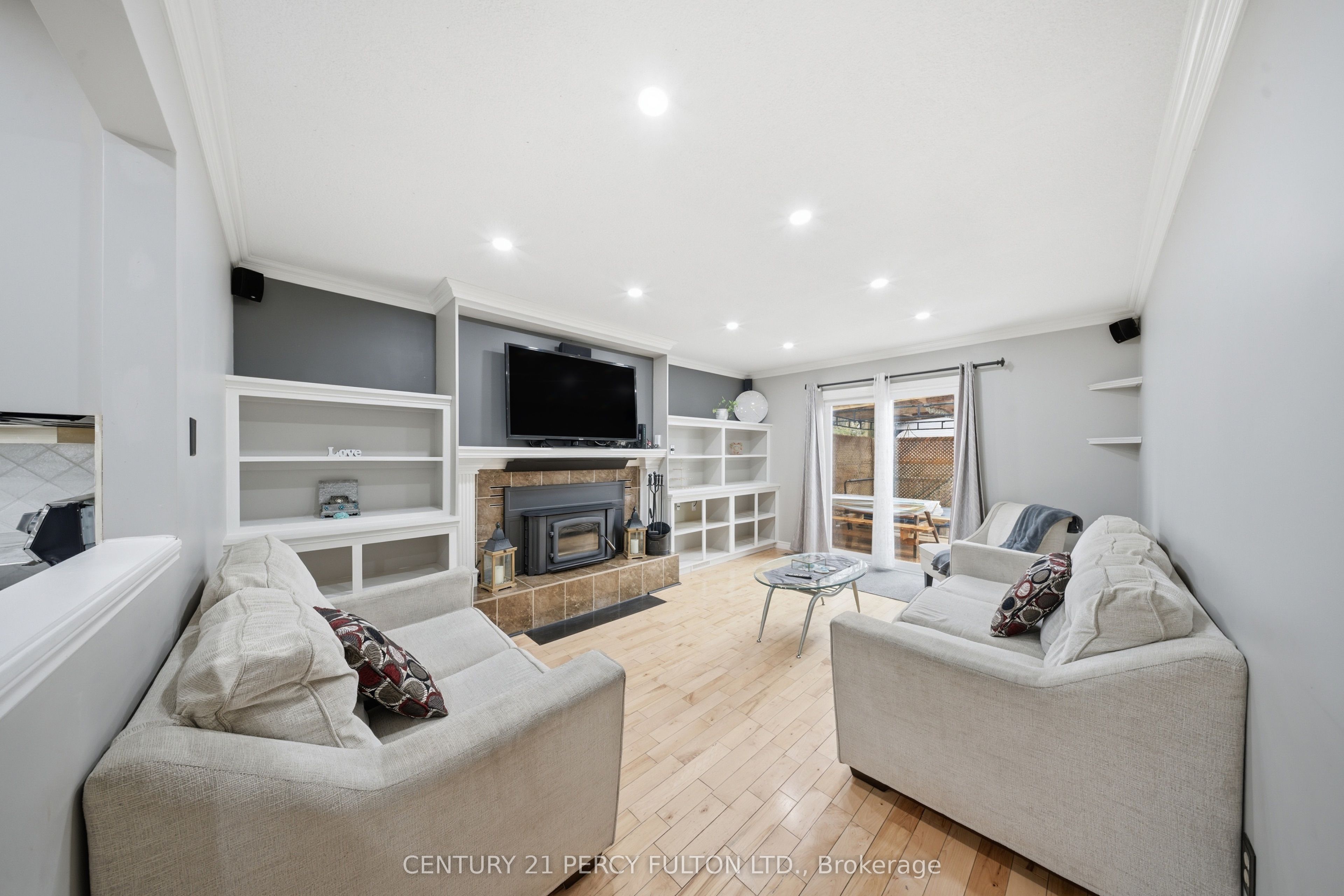 1853 Mapleridge Drive Property Photo 16