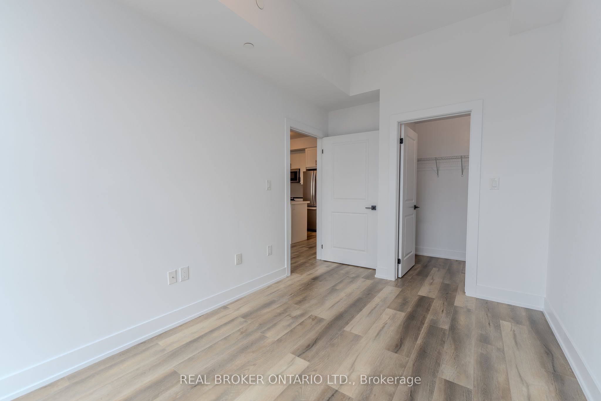 470 Dundas Street E 1213 Property Photo 5