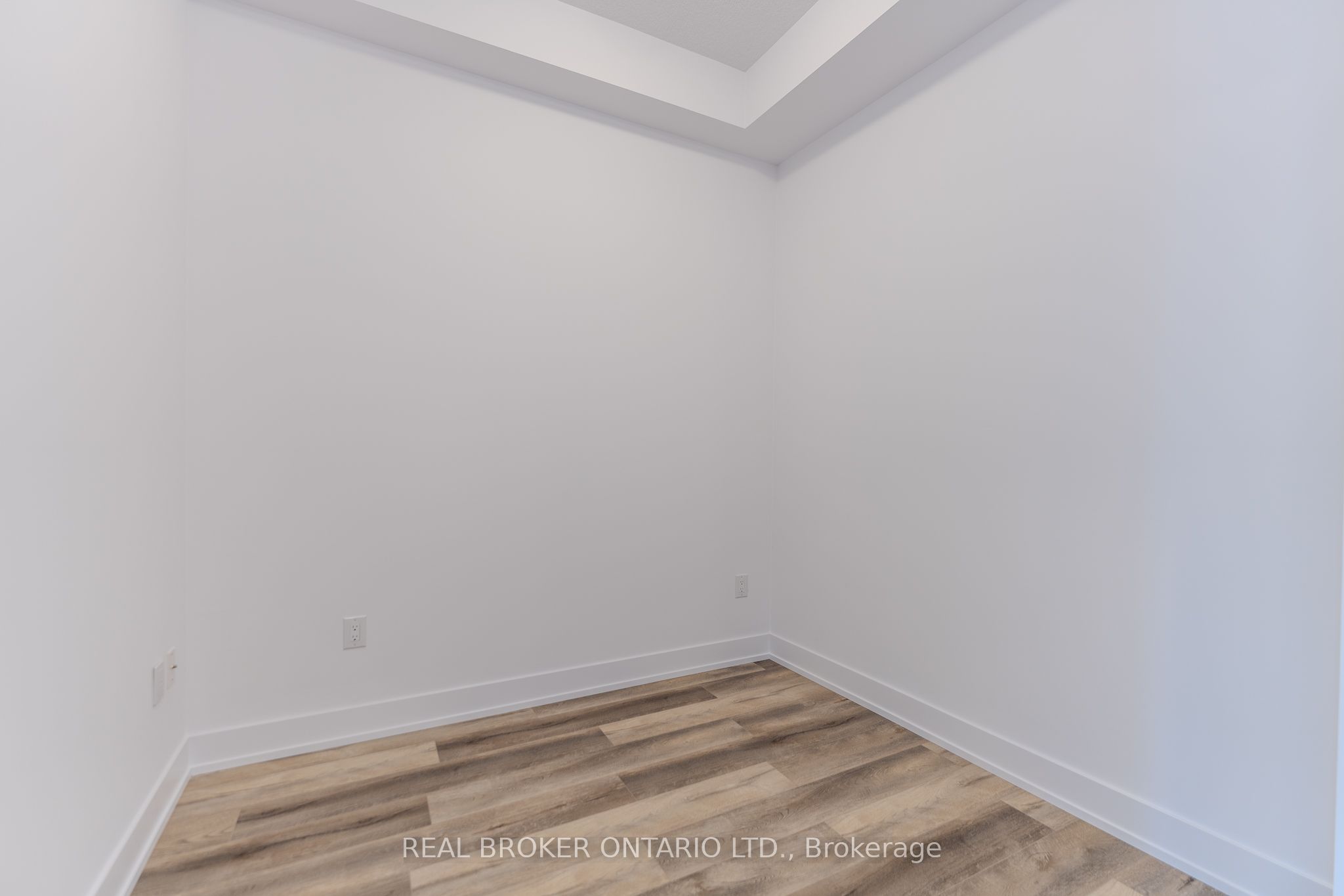 470 Dundas Street E 1213 Property Photo 8