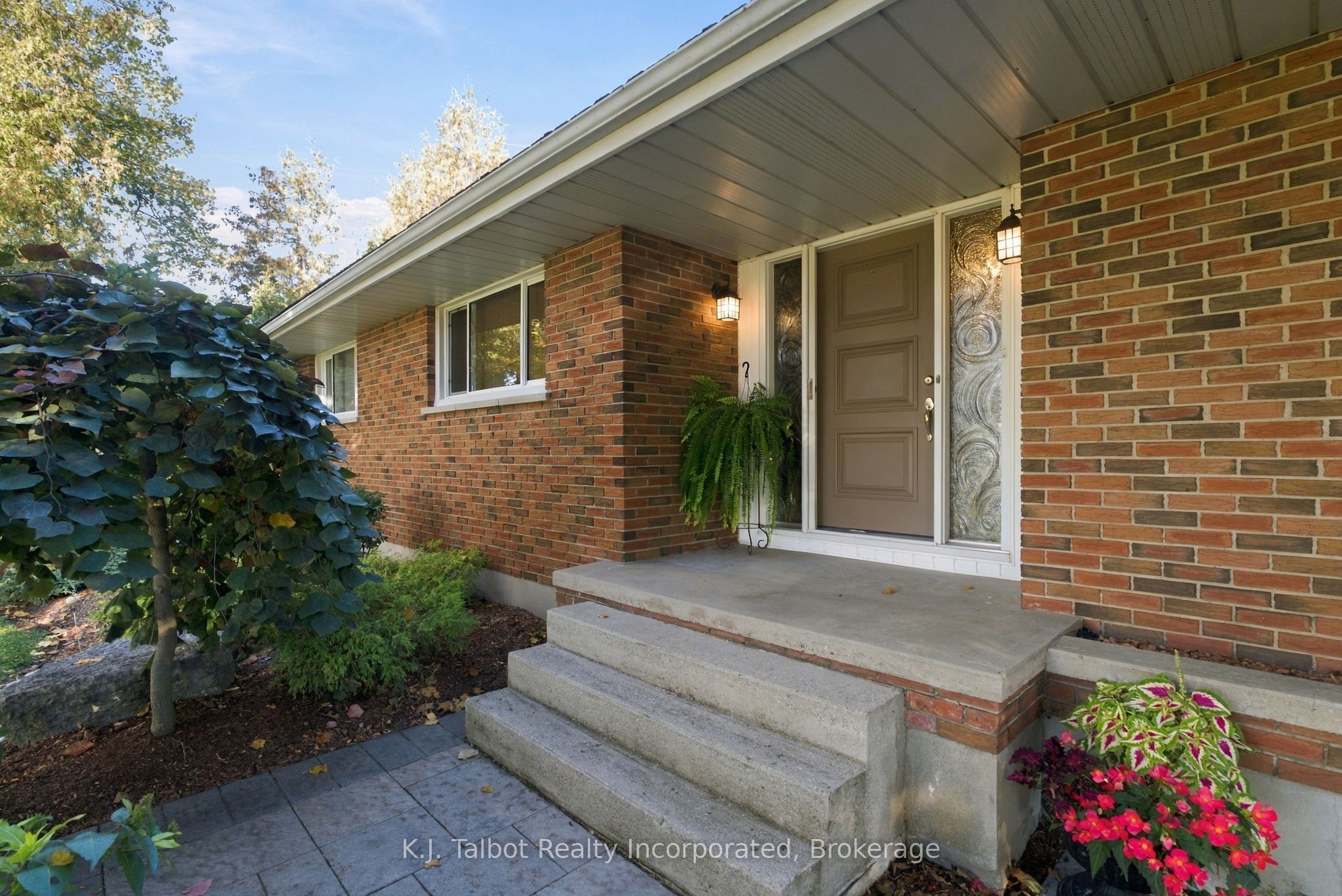 33696 Black's Point Road Property Photo 4