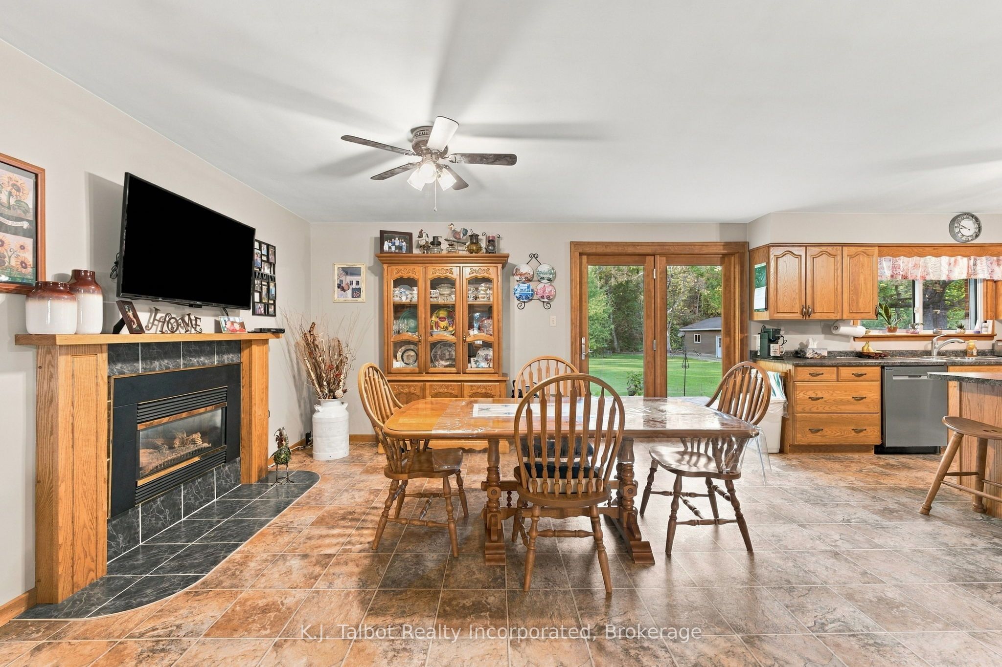 33696 Black's Point Road Property Photo 9