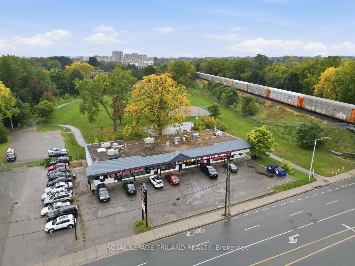 276 Wharncliffe Road N Property Photo 1