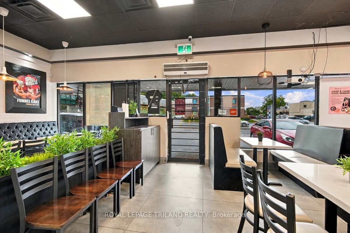 276 Wharncliffe Road N Property Photo 11