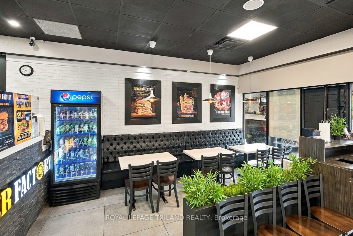 276 Wharncliffe Road N Property Photo 12