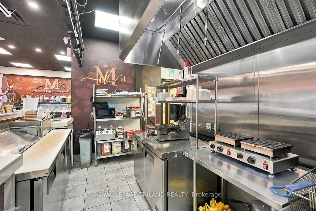276 Wharncliffe Road N Property Photo 16