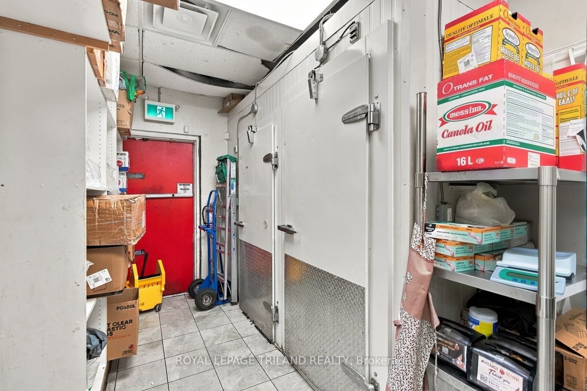 276 Wharncliffe Road N Property Photo 20