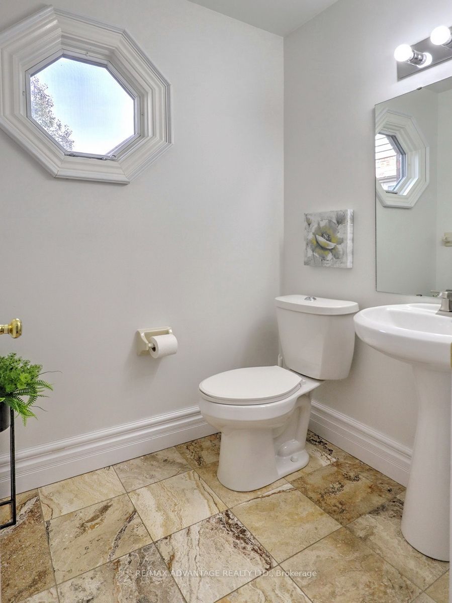 70 Sunnyside Drive 34 Property Photo 23