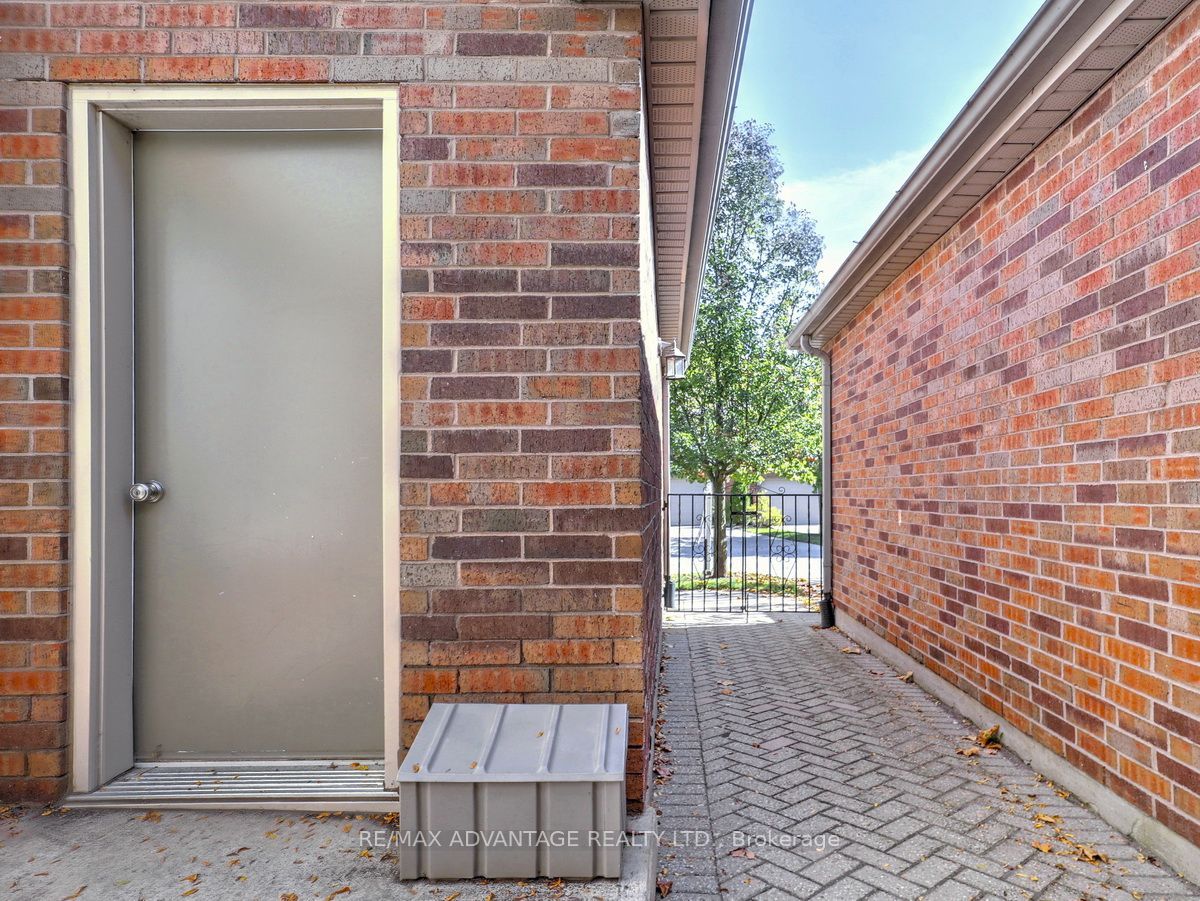 70 Sunnyside Drive 34 Property Photo 41