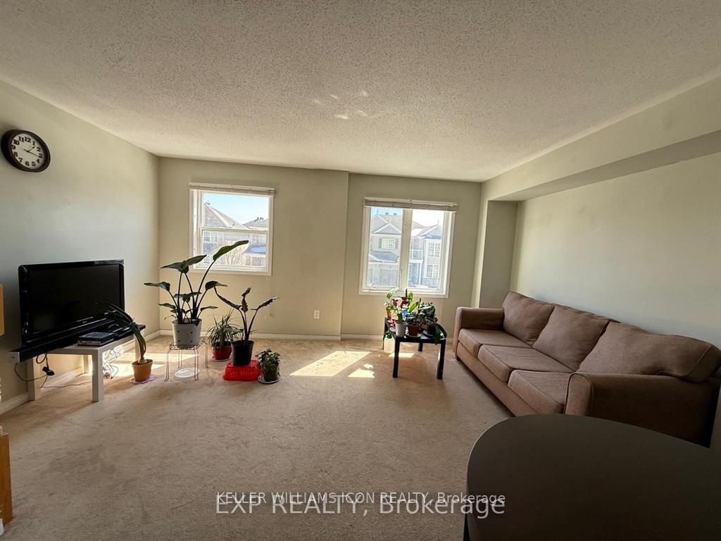 374 Moffat Pond Court Property Photo 4
