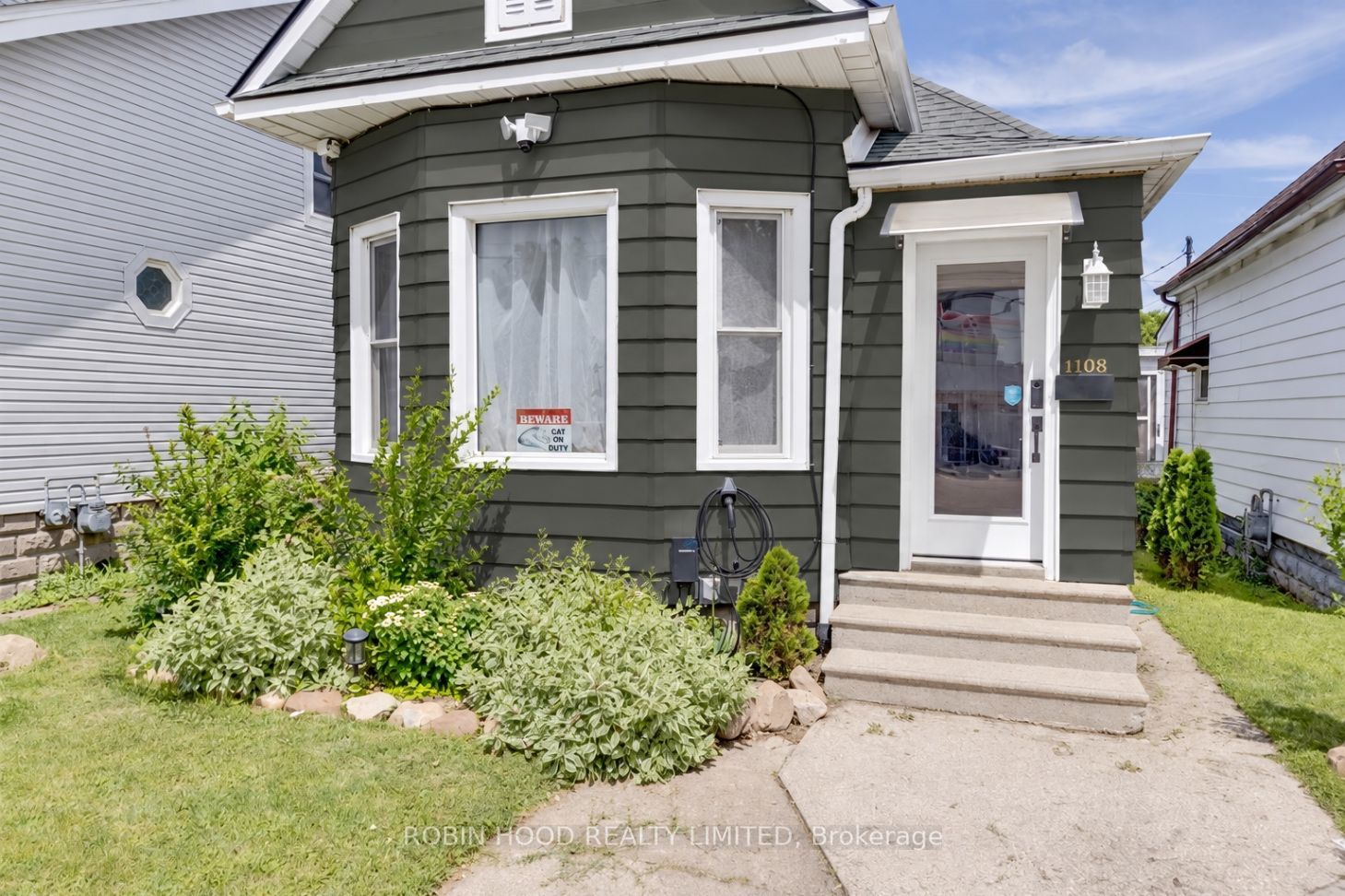 1108 Assumption Street Property Photo 2