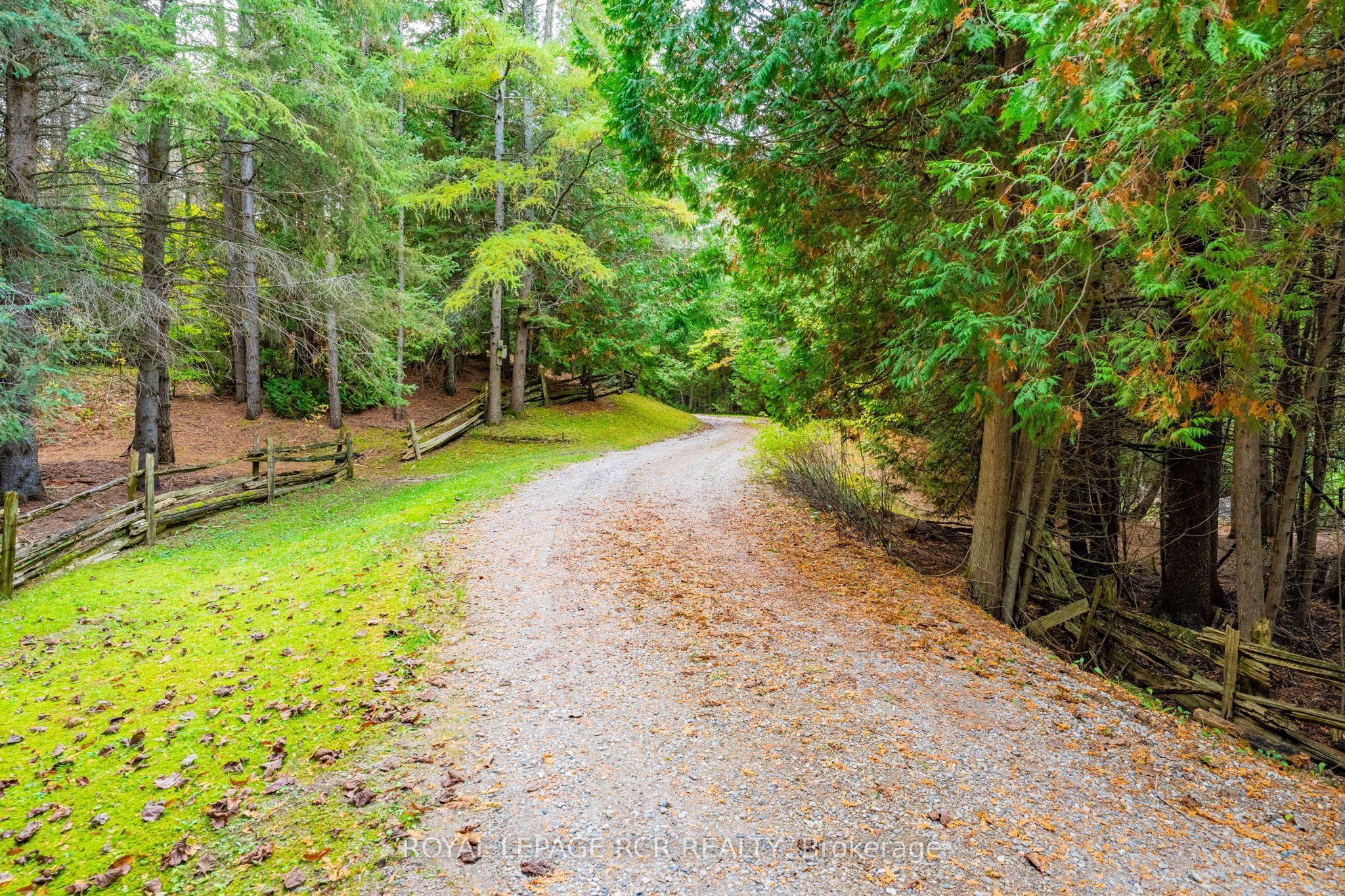 333070 7th Line Property Photo 2