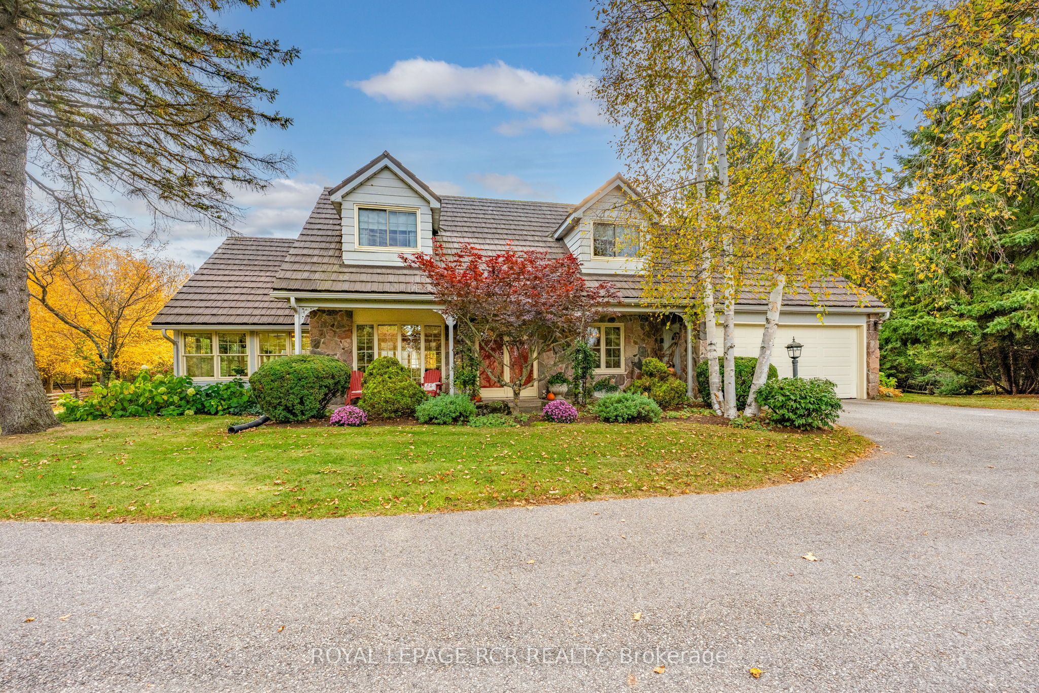 333070 7th Line Property Photo 3