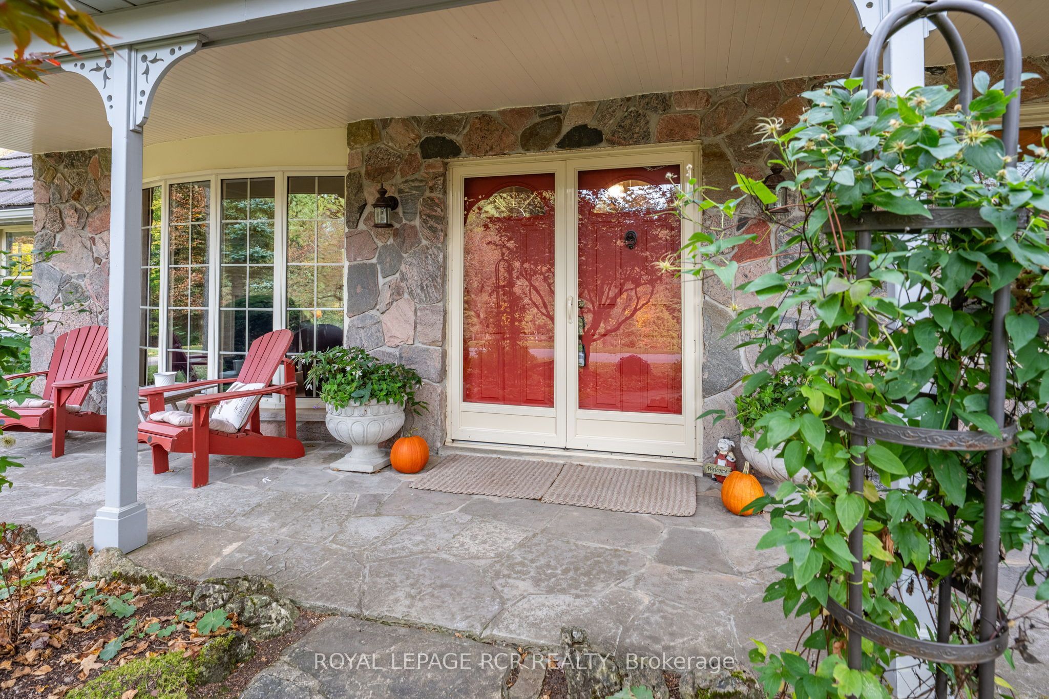 333070 7th Line Property Photo 5