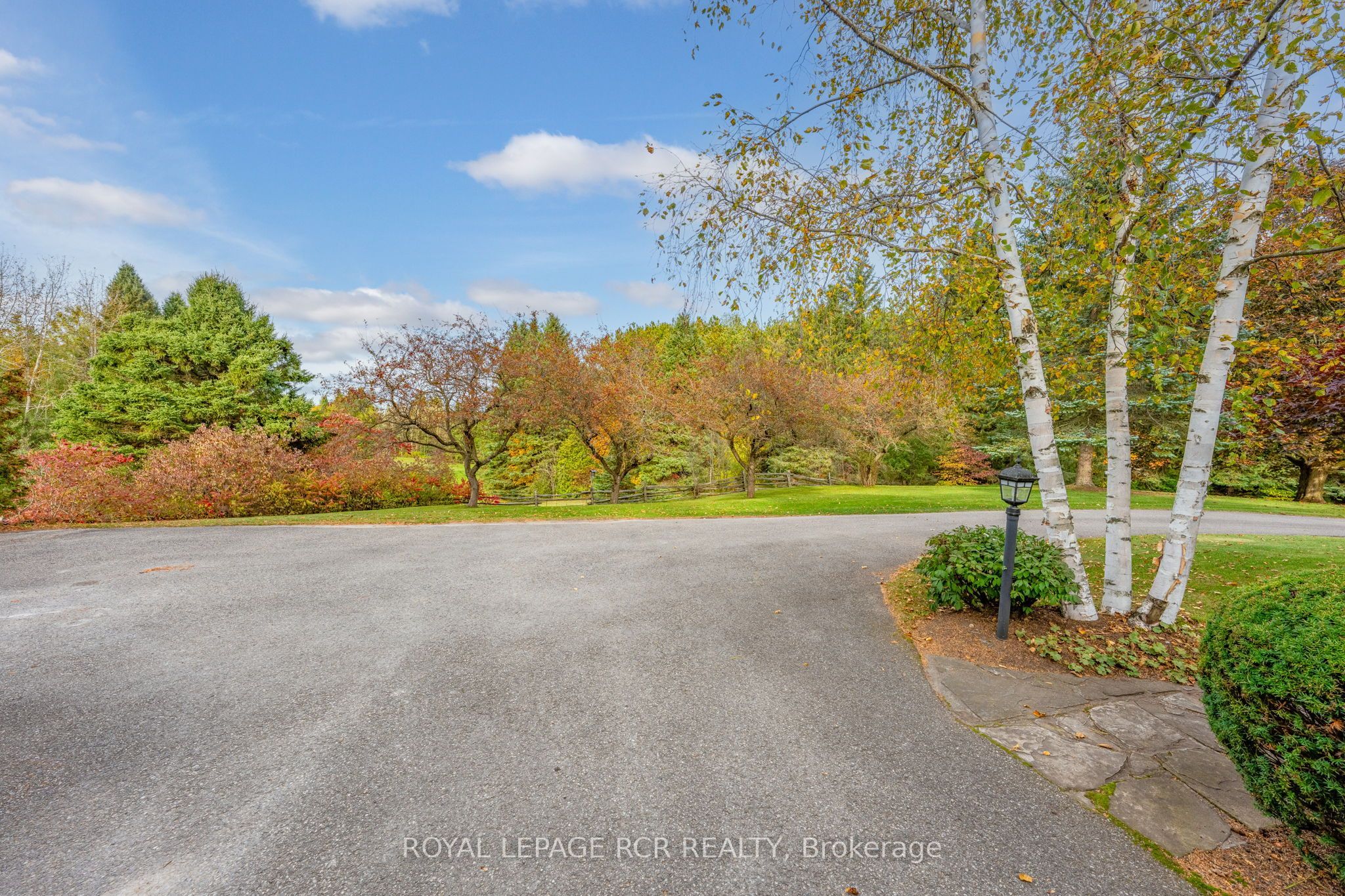 333070 7th Line Property Photo 9