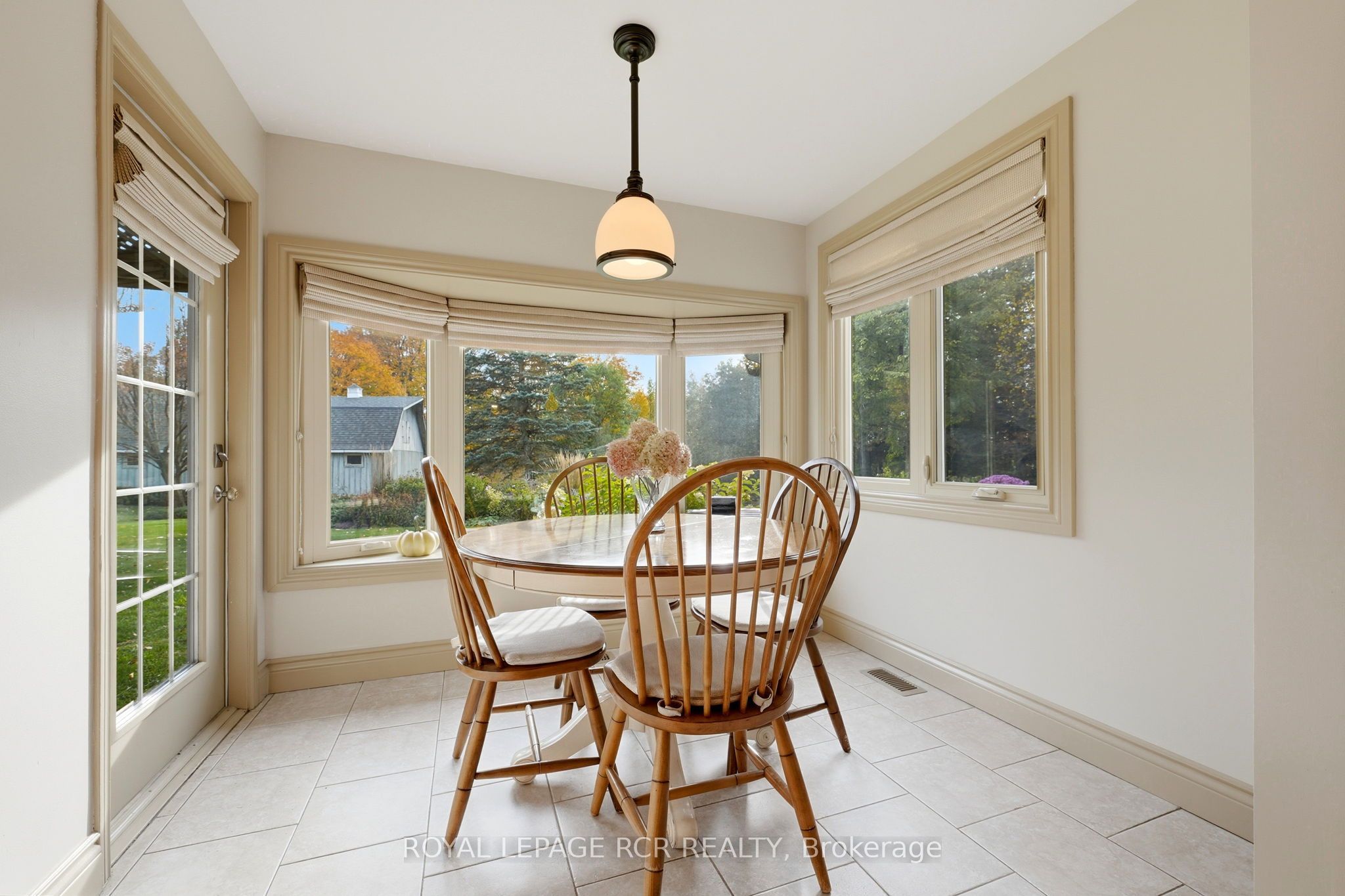 333070 7th Line Property Photo 25