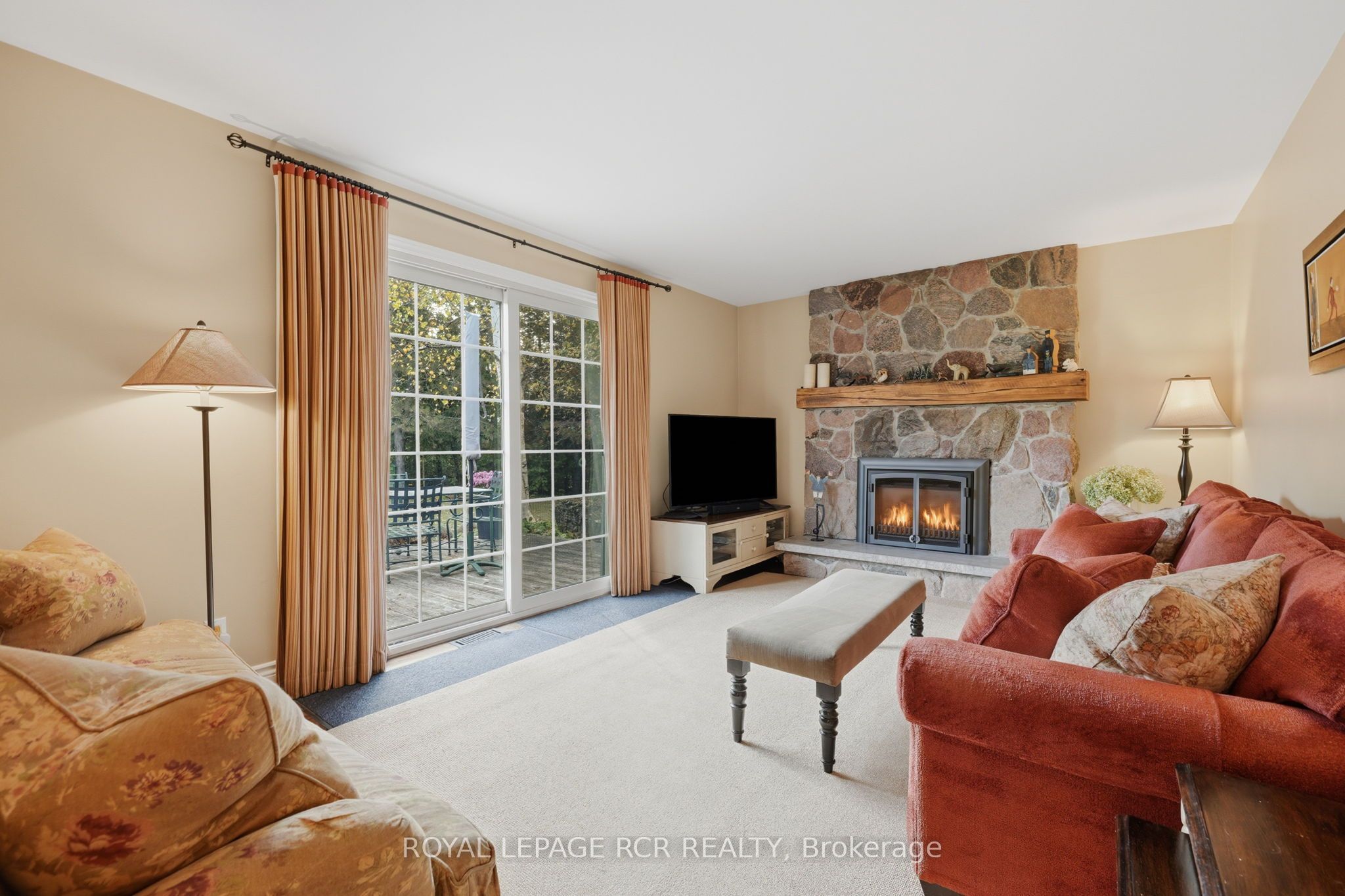 333070 7th Line Property Photo 29