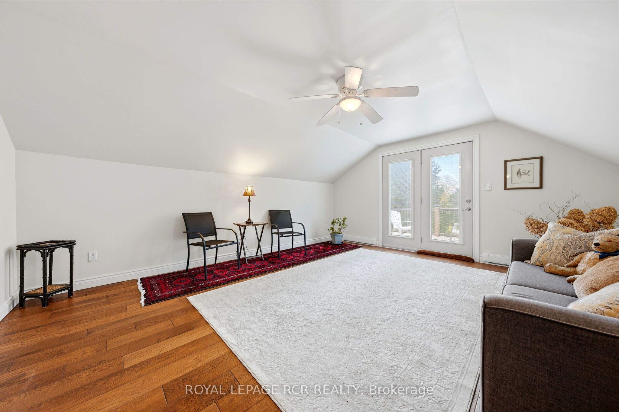 333070 7th Line Property Photo 37
