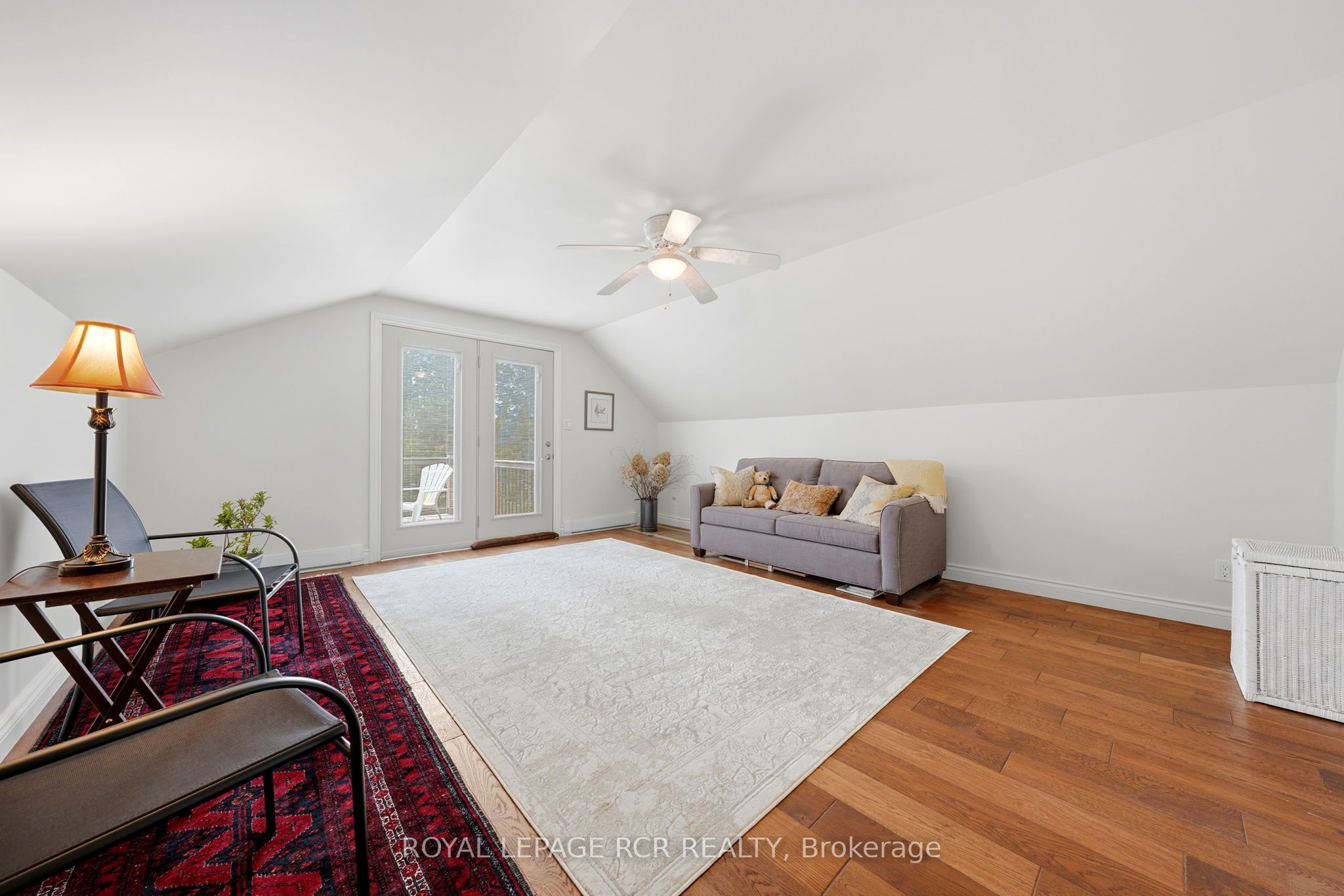 333070 7th Line Property Photo 38