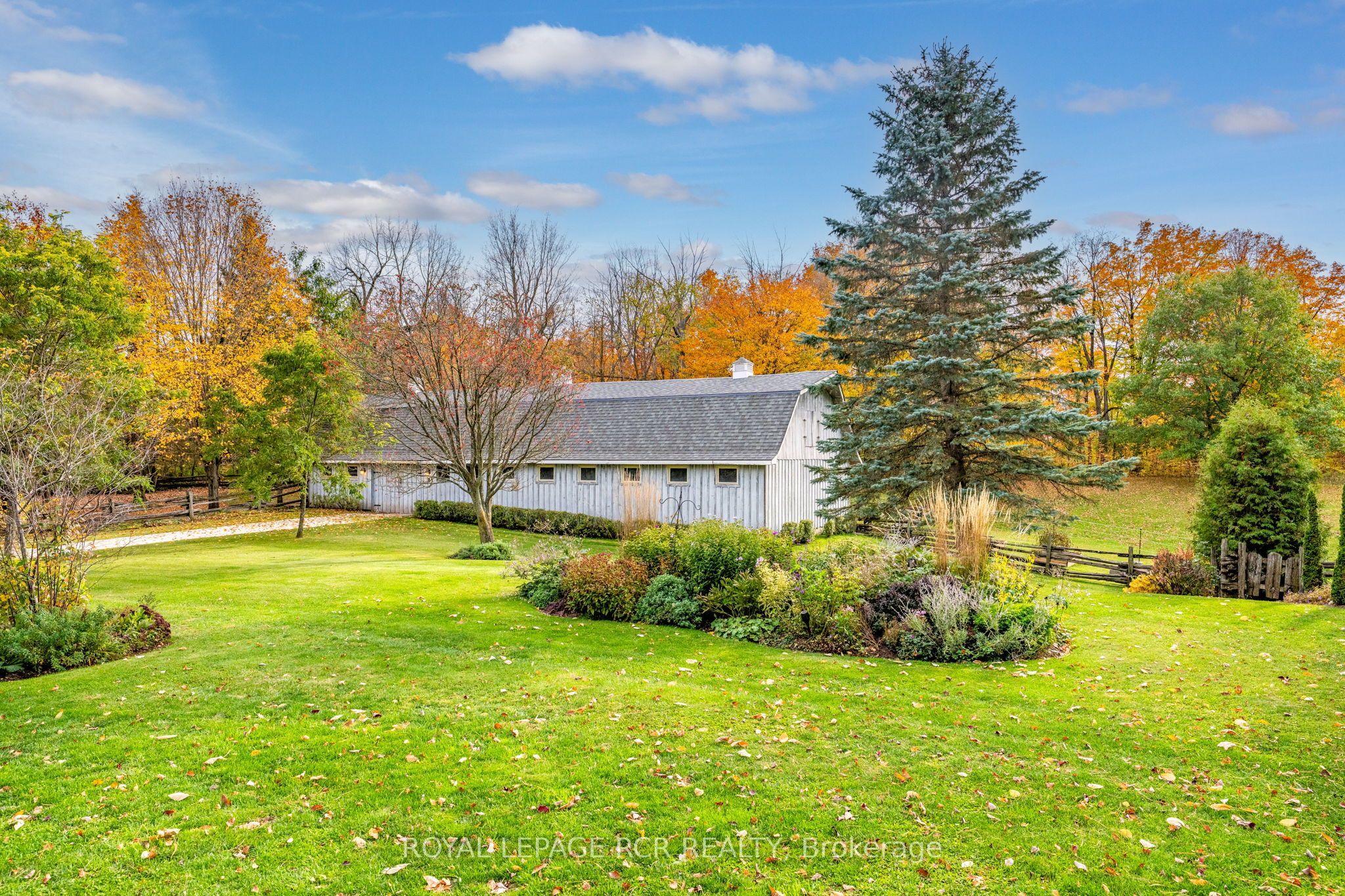 333070 7th Line Property Photo 48