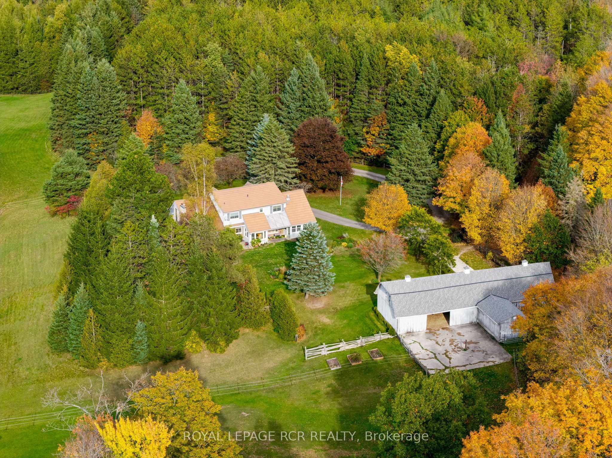 333070 7th Line Property Photo 50