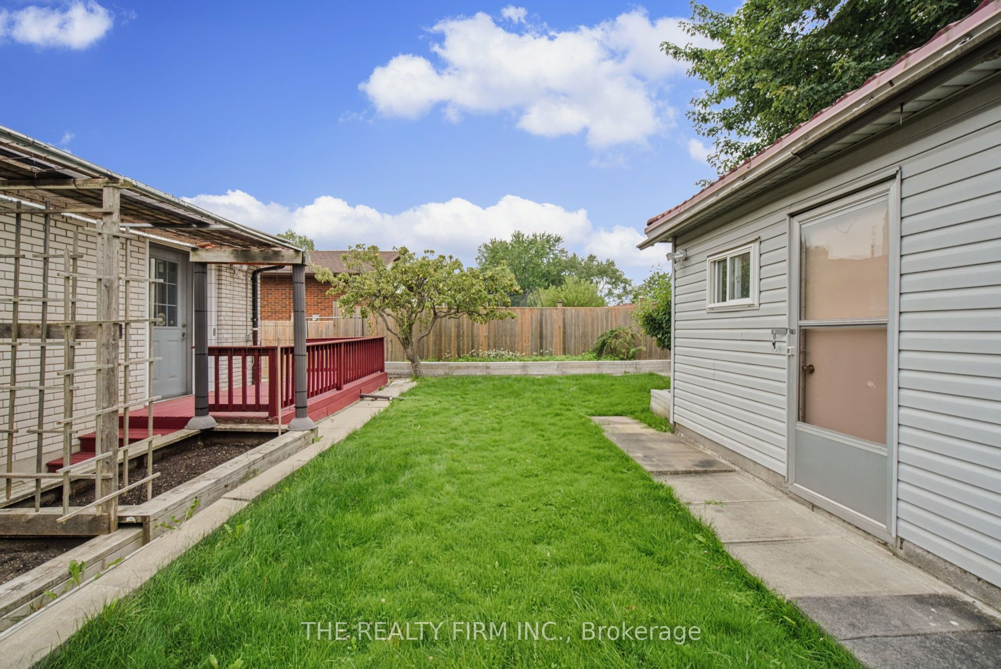 52 Barrett Crescent Property Photo 28