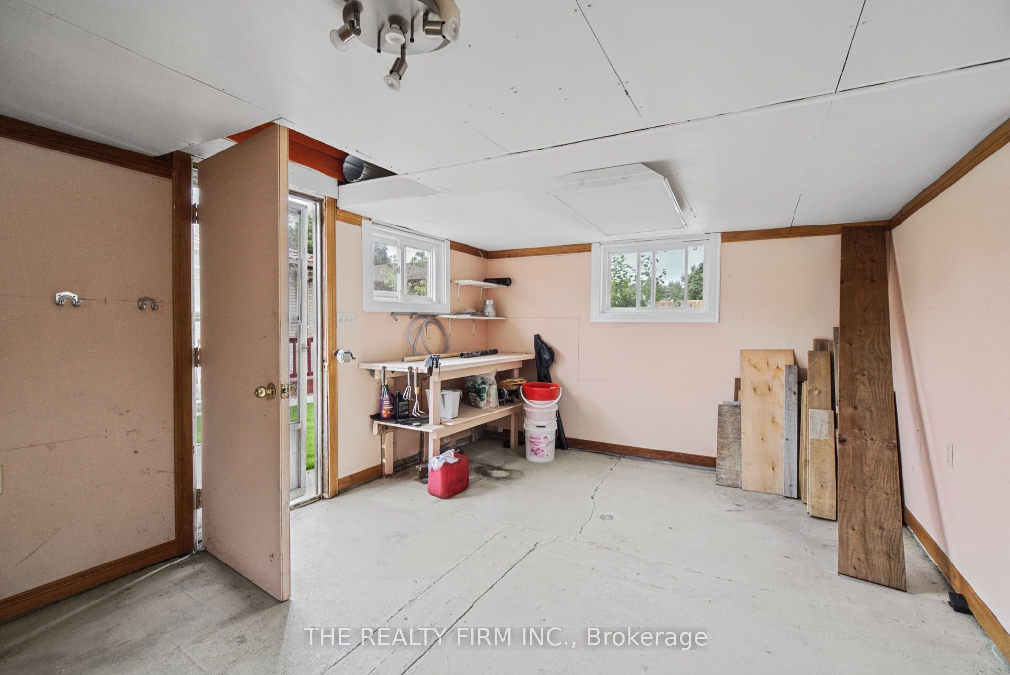 52 Barrett Crescent Property Photo 32