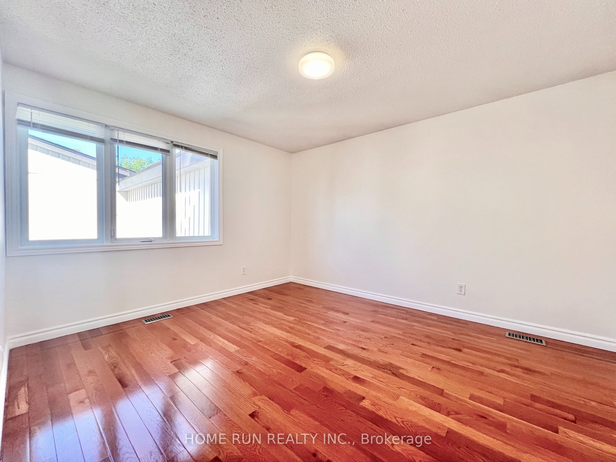 3240 Southgate Road W 54 Property Photo 12