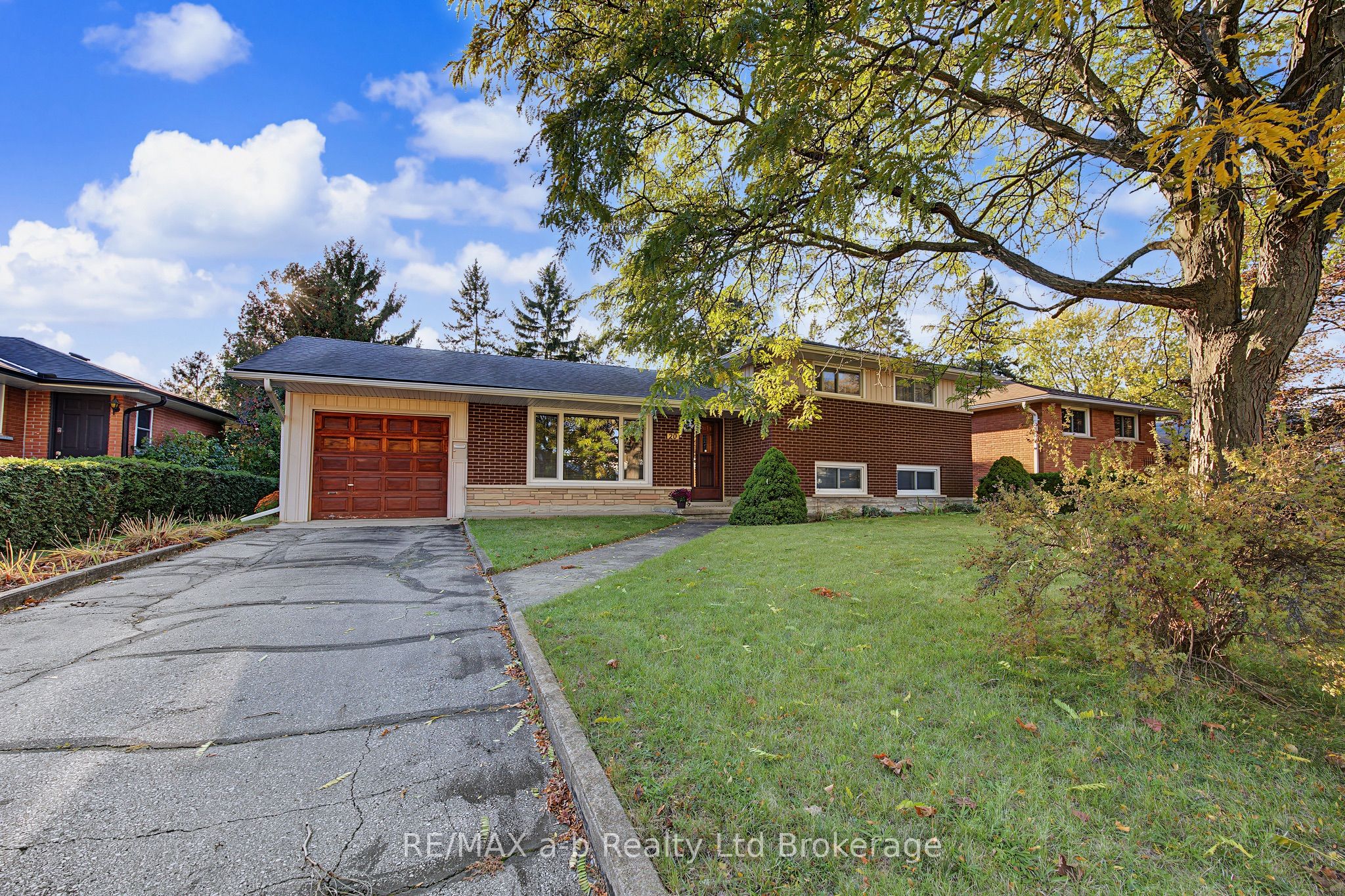20 Pinecrest Avenue Property Photo 1