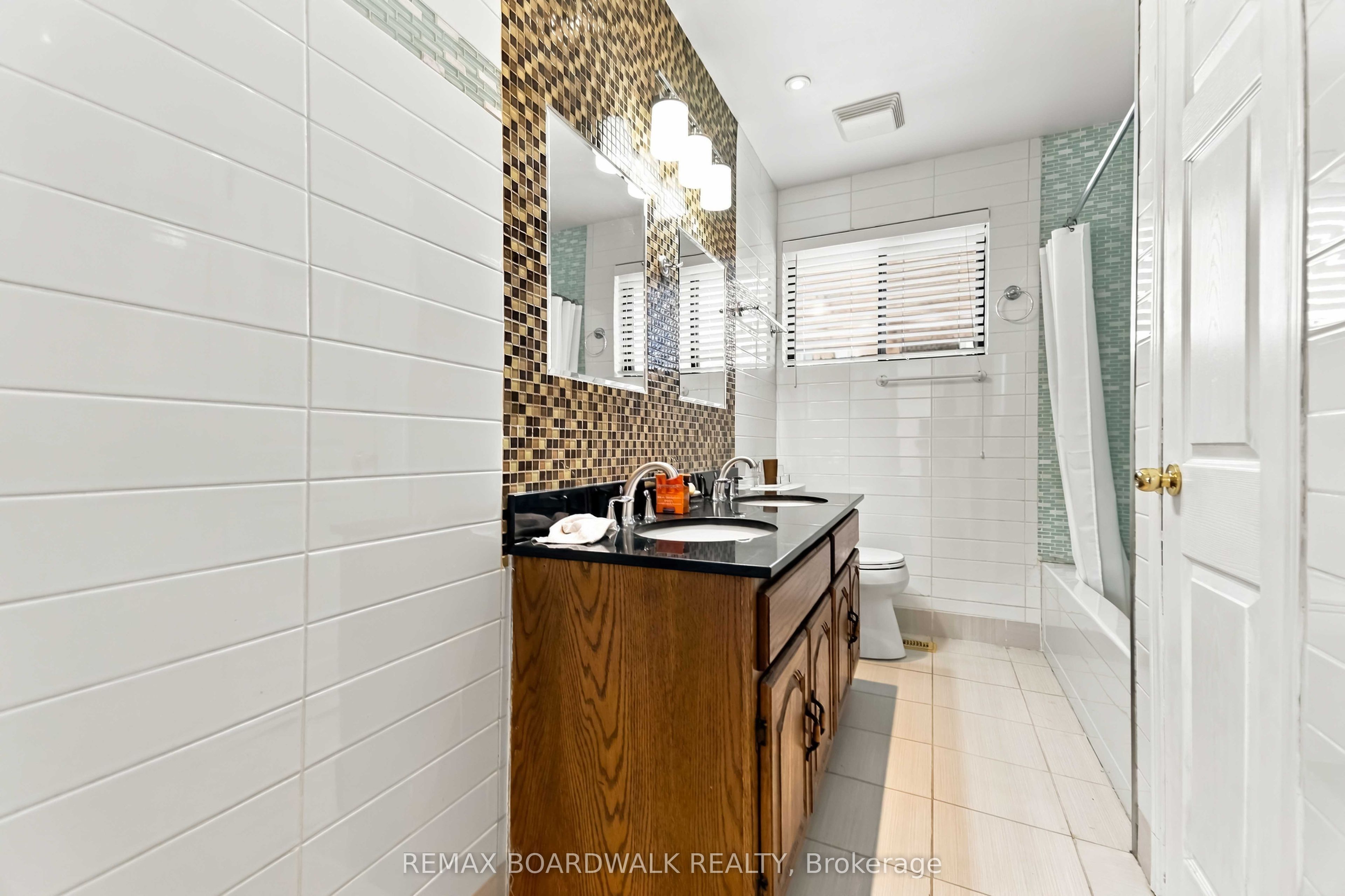 2173 Carnegie Street Property Photo 12