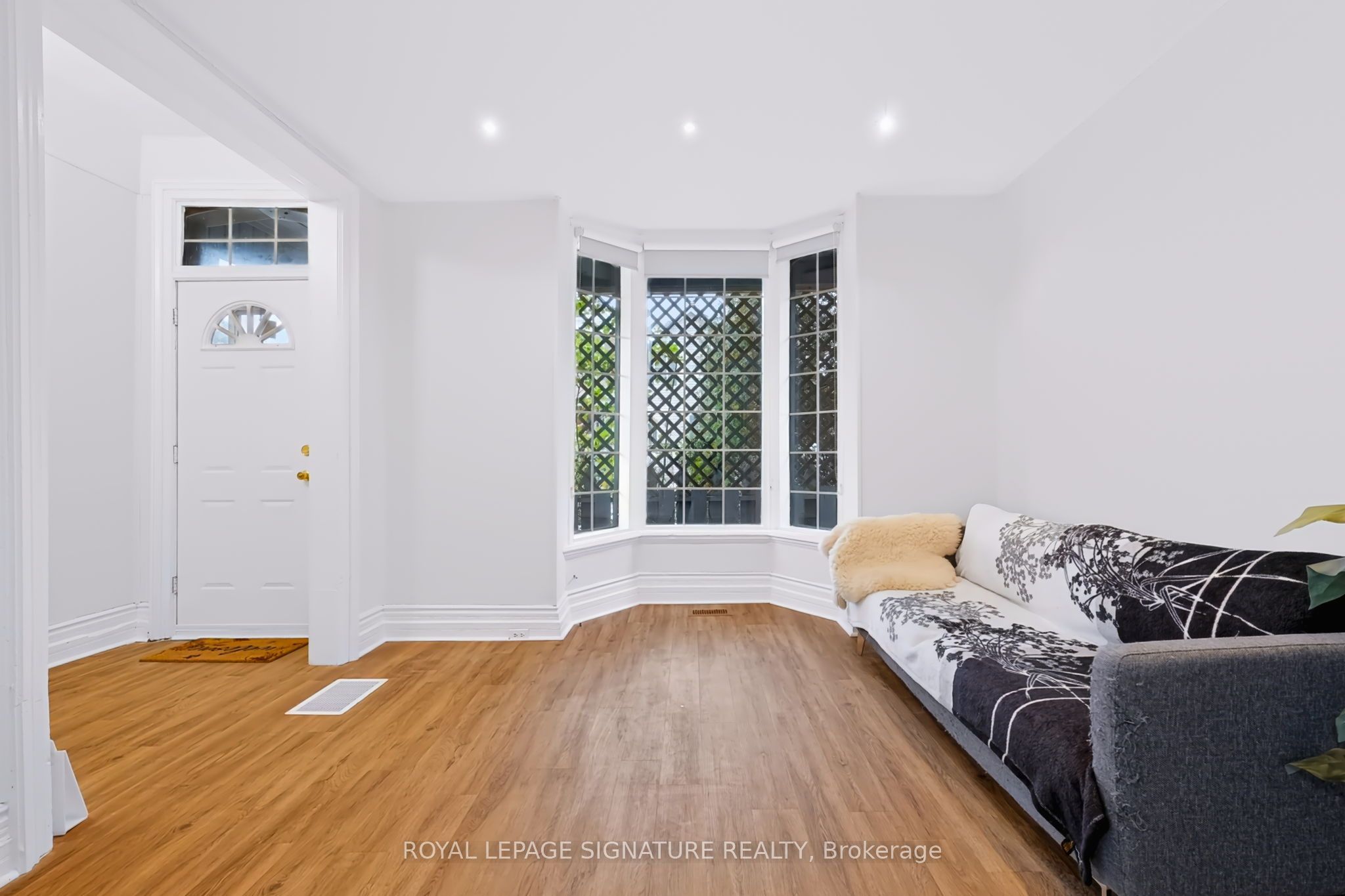 80 Tisdale Street N Property Photo 3