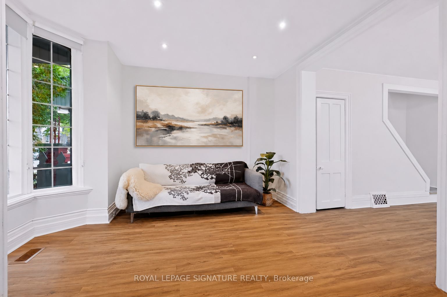80 Tisdale Street N Property Photo 4