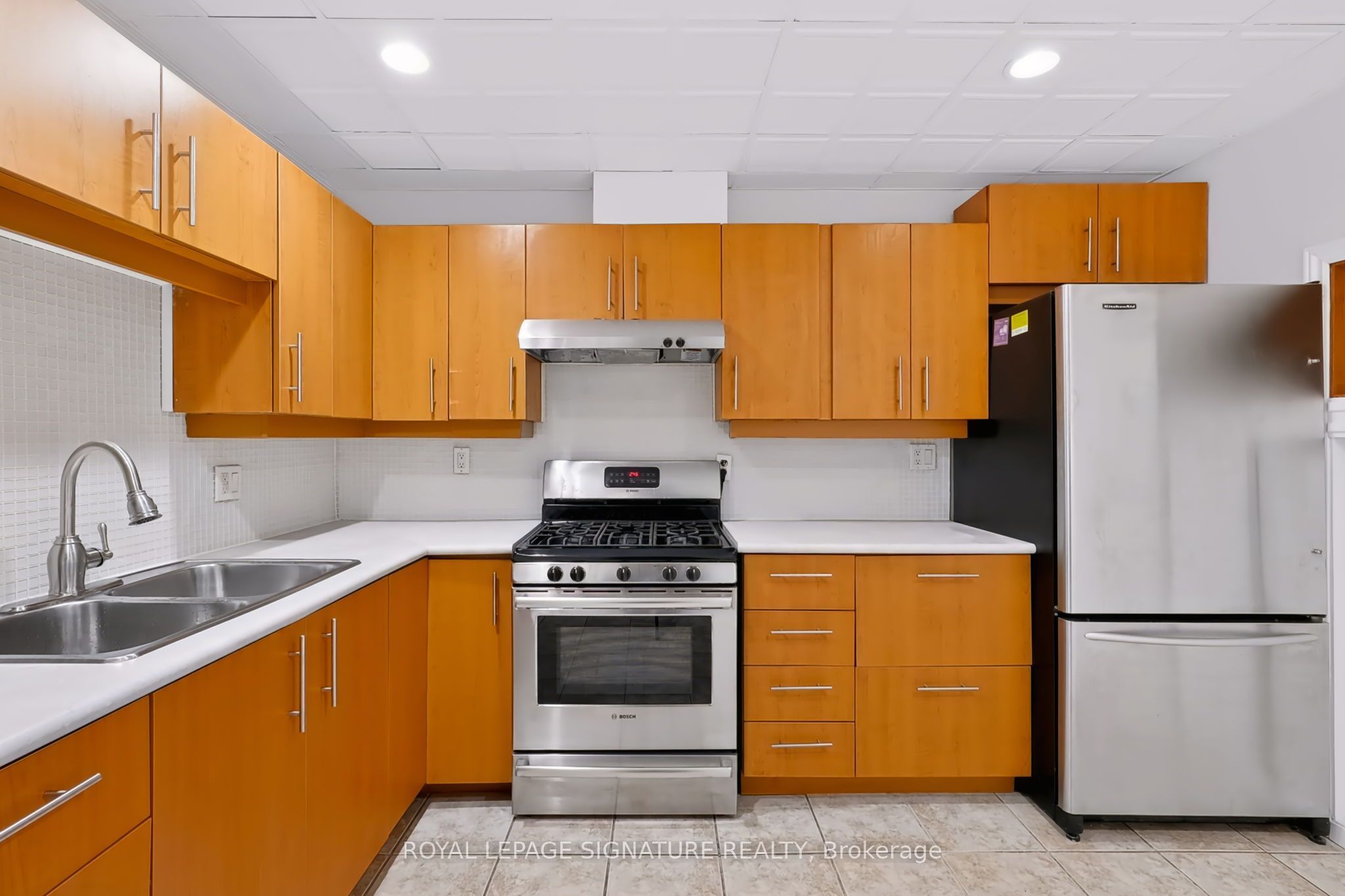 80 Tisdale Street N Property Photo 9