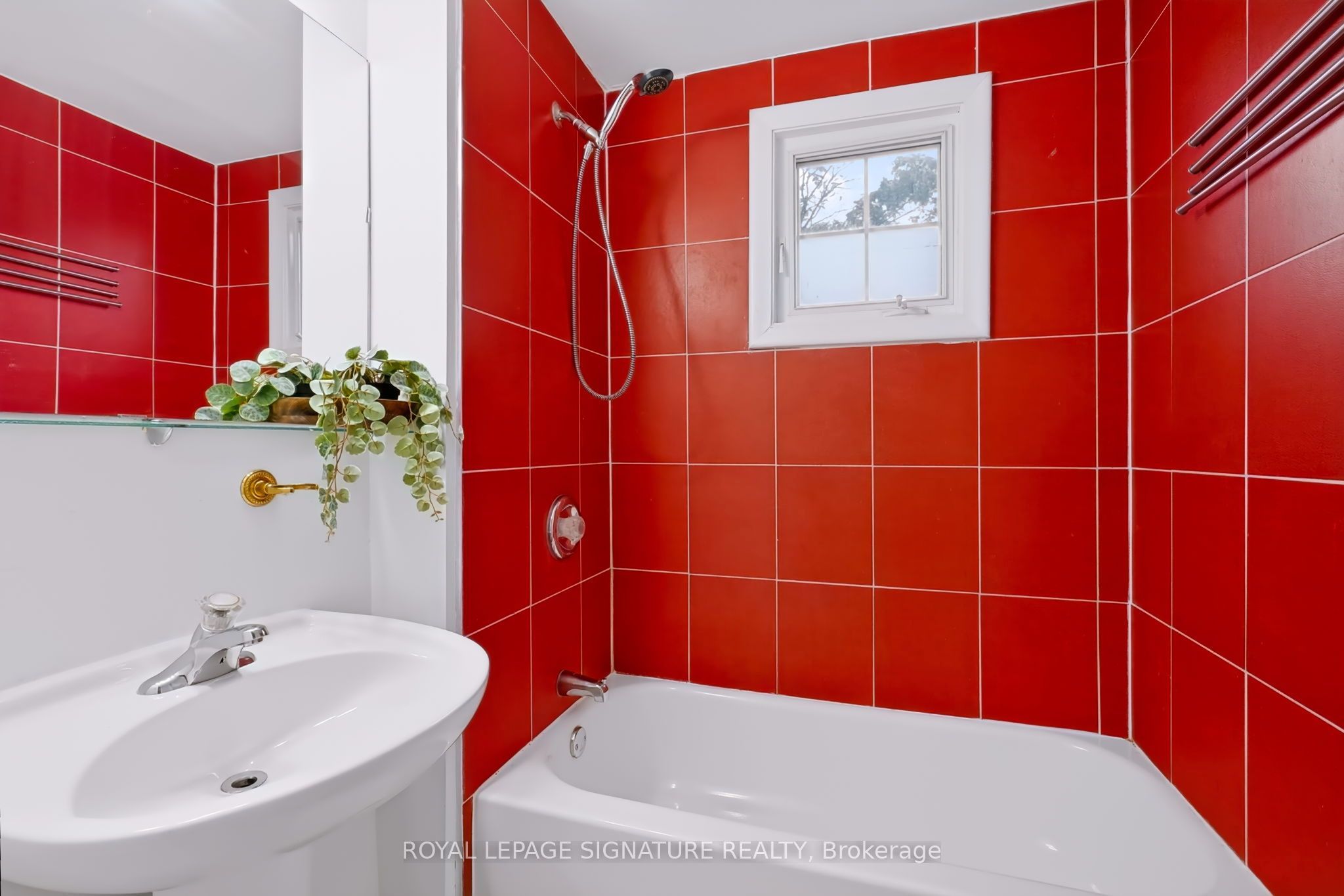80 Tisdale Street N Property Photo 12