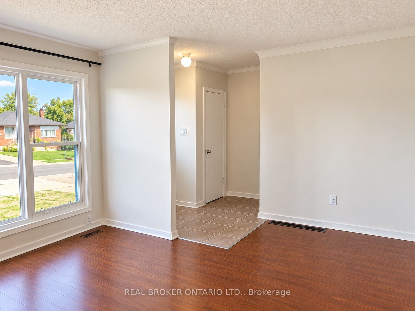 49 Thompson Avenue Property Photo 3