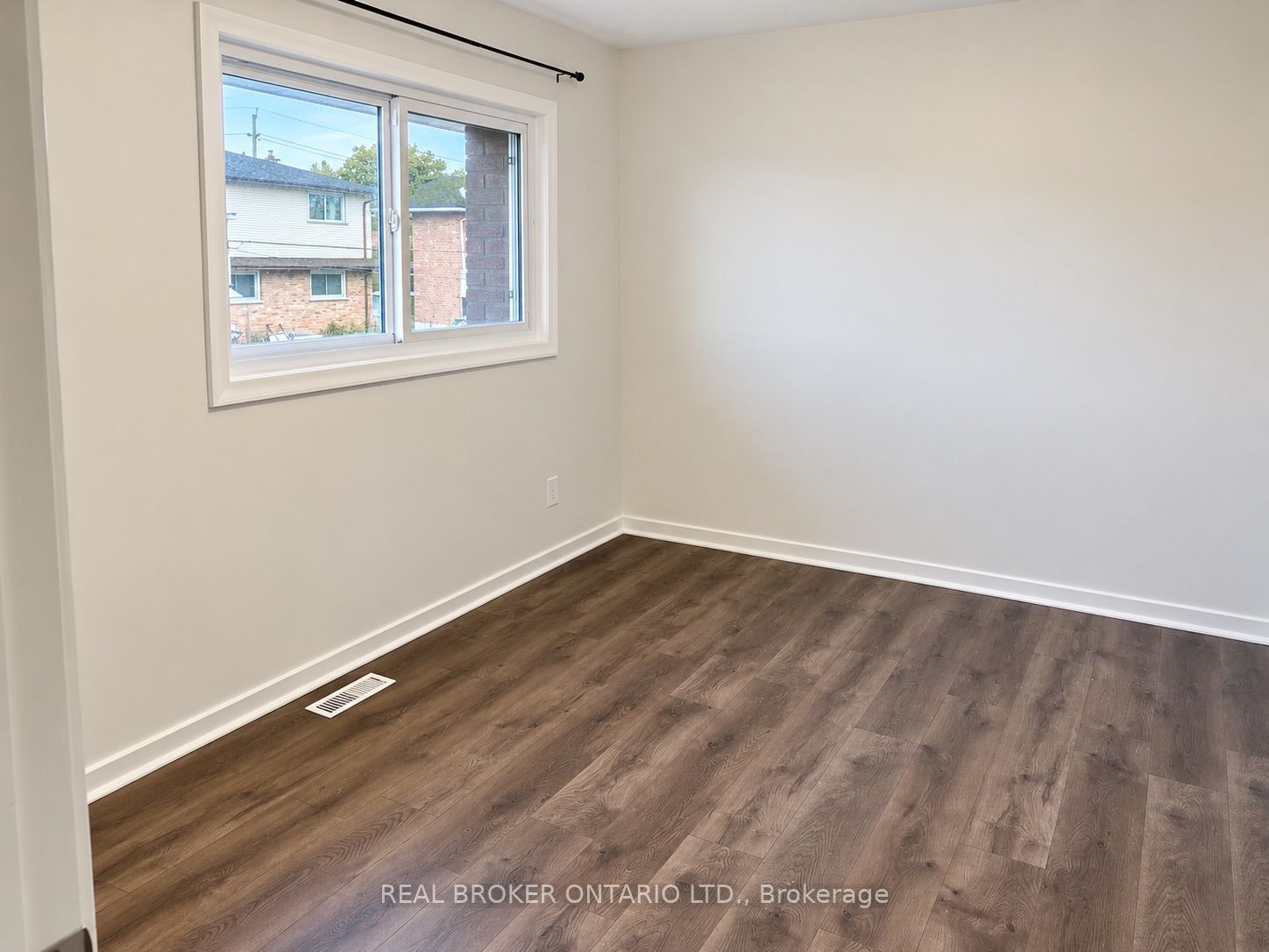 49 Thompson Avenue Property Photo 11