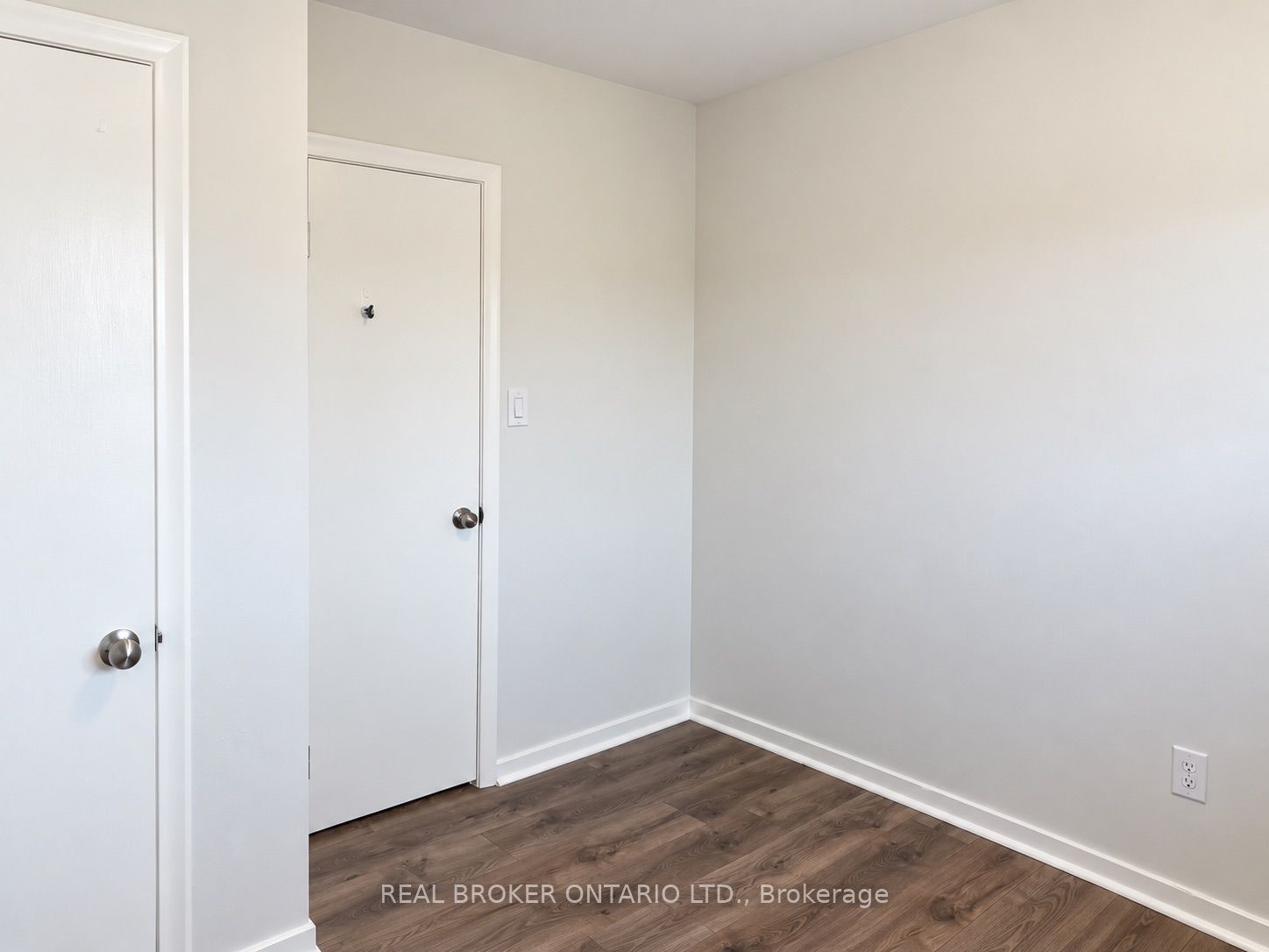 49 Thompson Avenue Property Photo 15