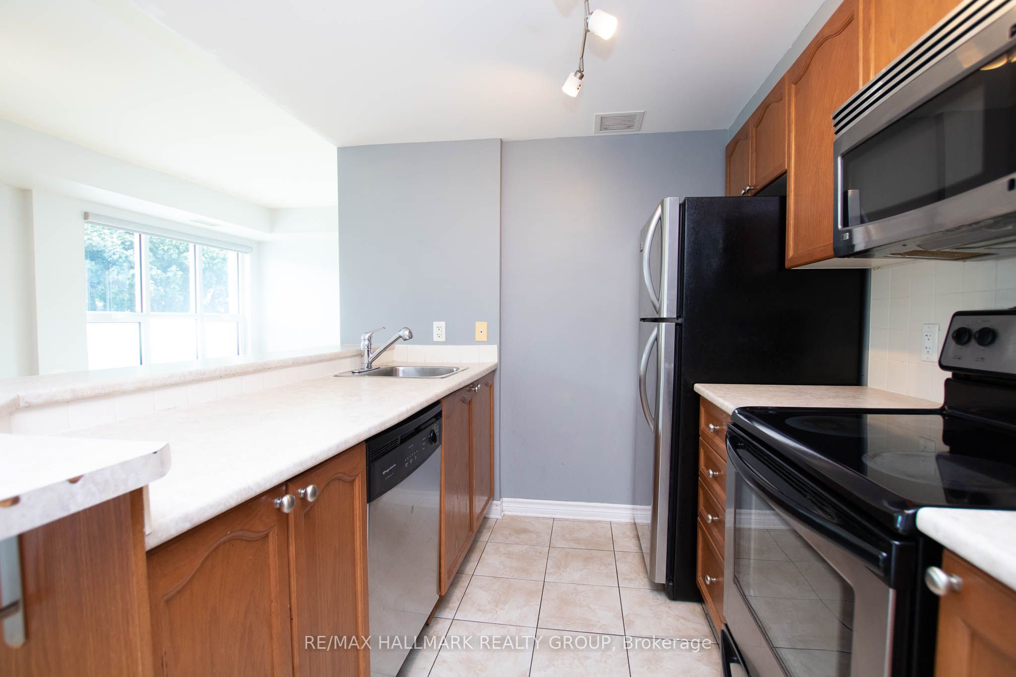 200 Rideau Street 207 Property Photo 9