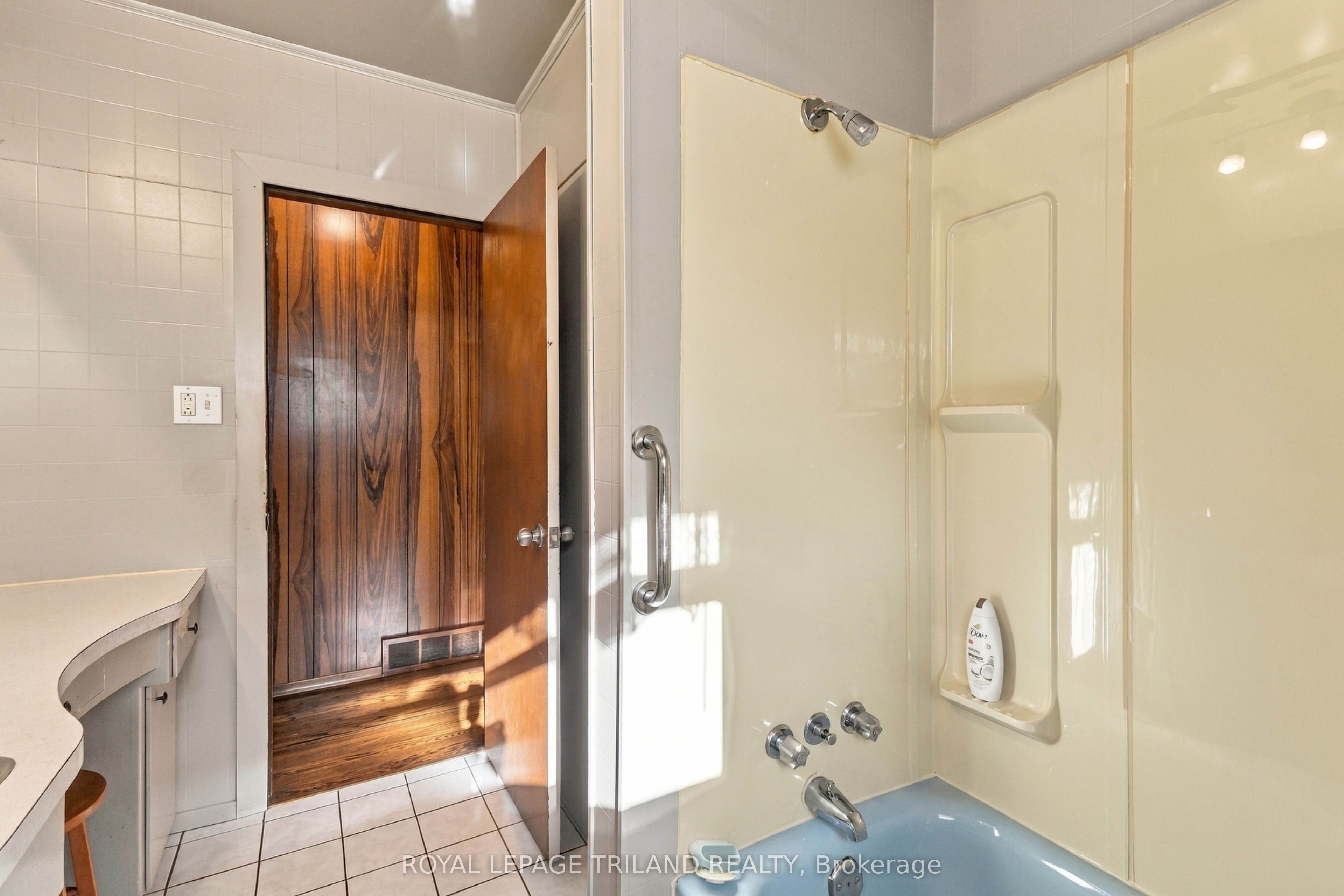 272 Richmond Street Property Photo 19