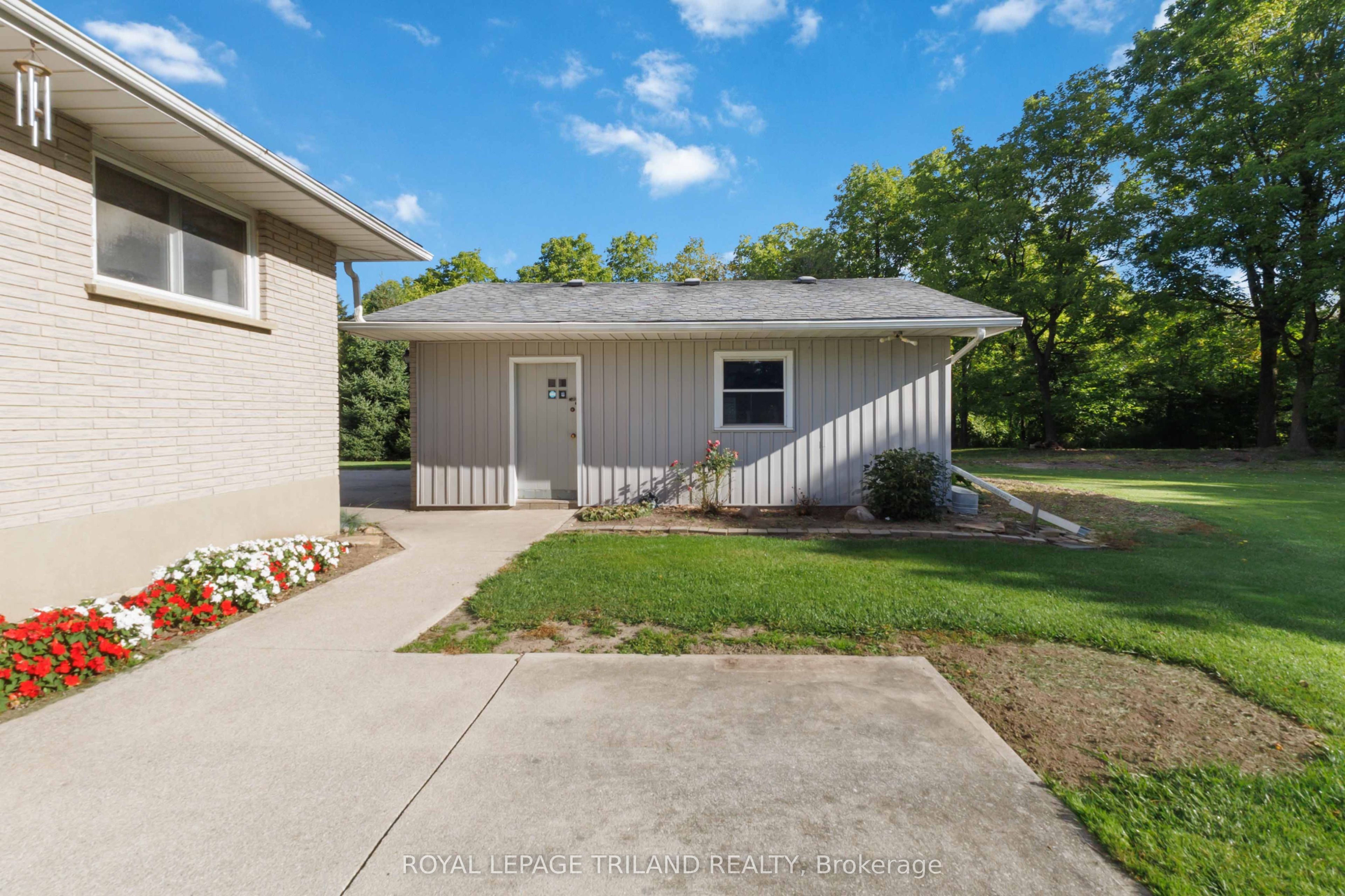 272 Richmond Street Property Photo 33