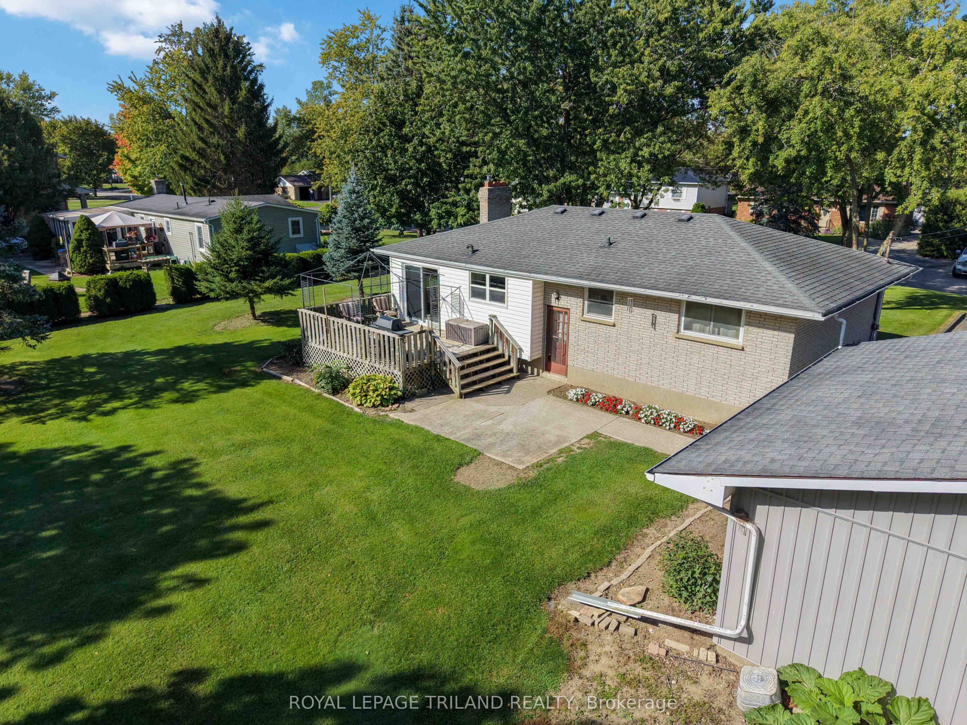 272 Richmond Street Property Photo 38