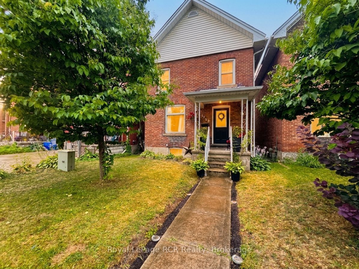 1192 2nd Avenue W Property Photo 1