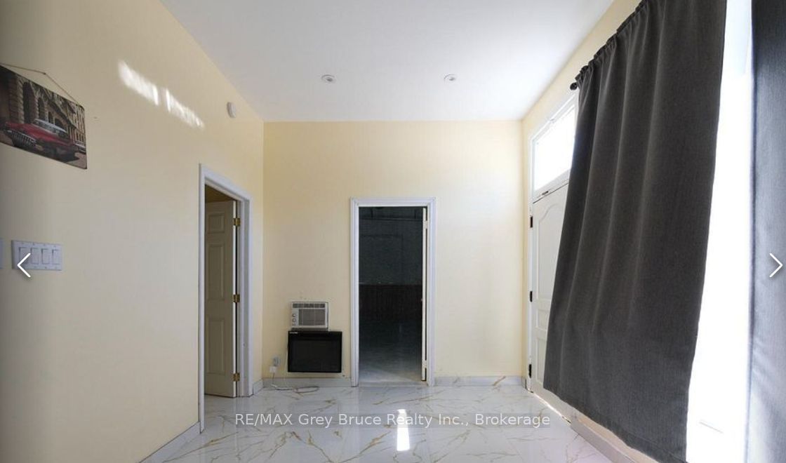 17 1st Avenue N Property Photo 2