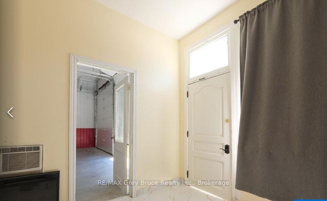 17 1st Avenue N Property Photo 3