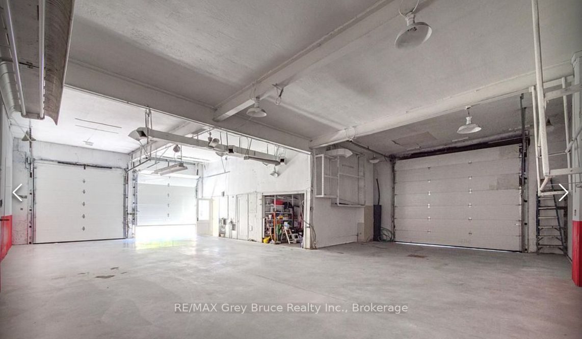 17 1st Avenue N Property Photo 6