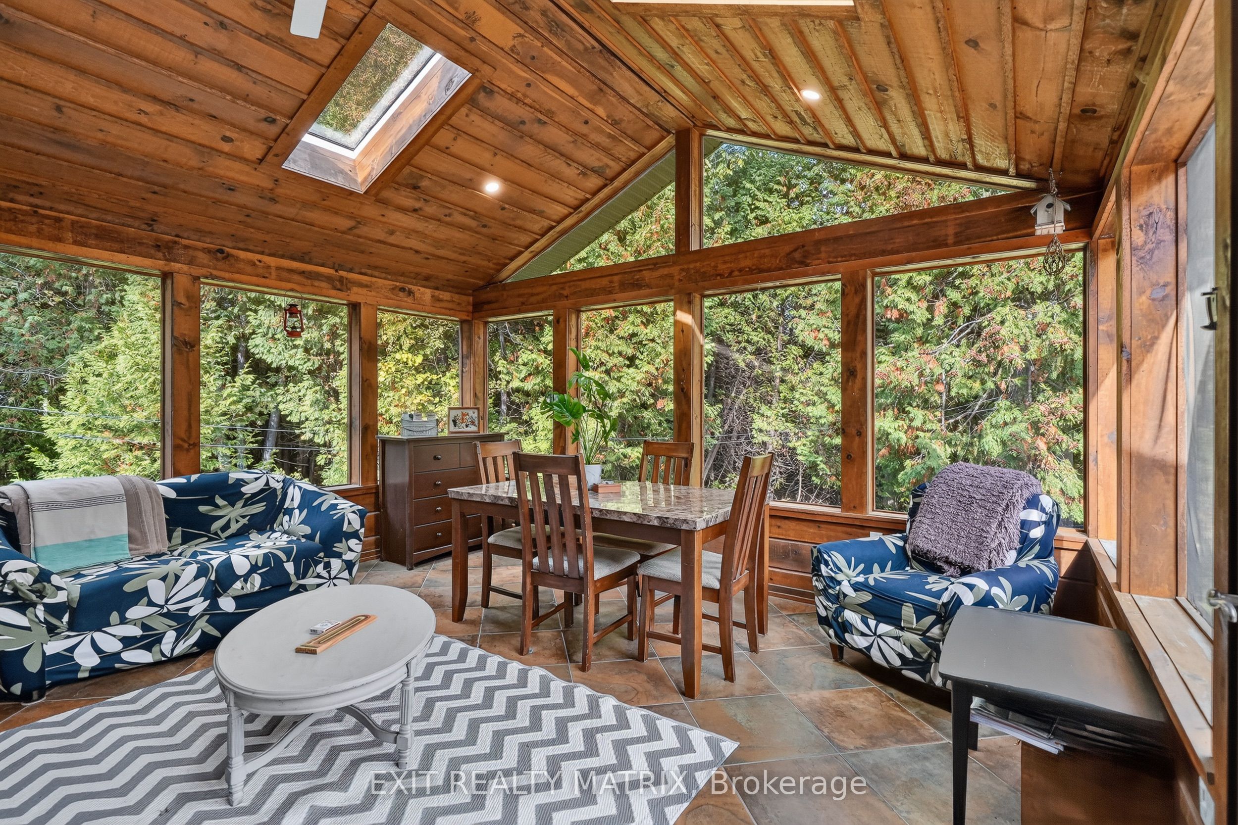 8010 Iveson Drive Property Photo 9