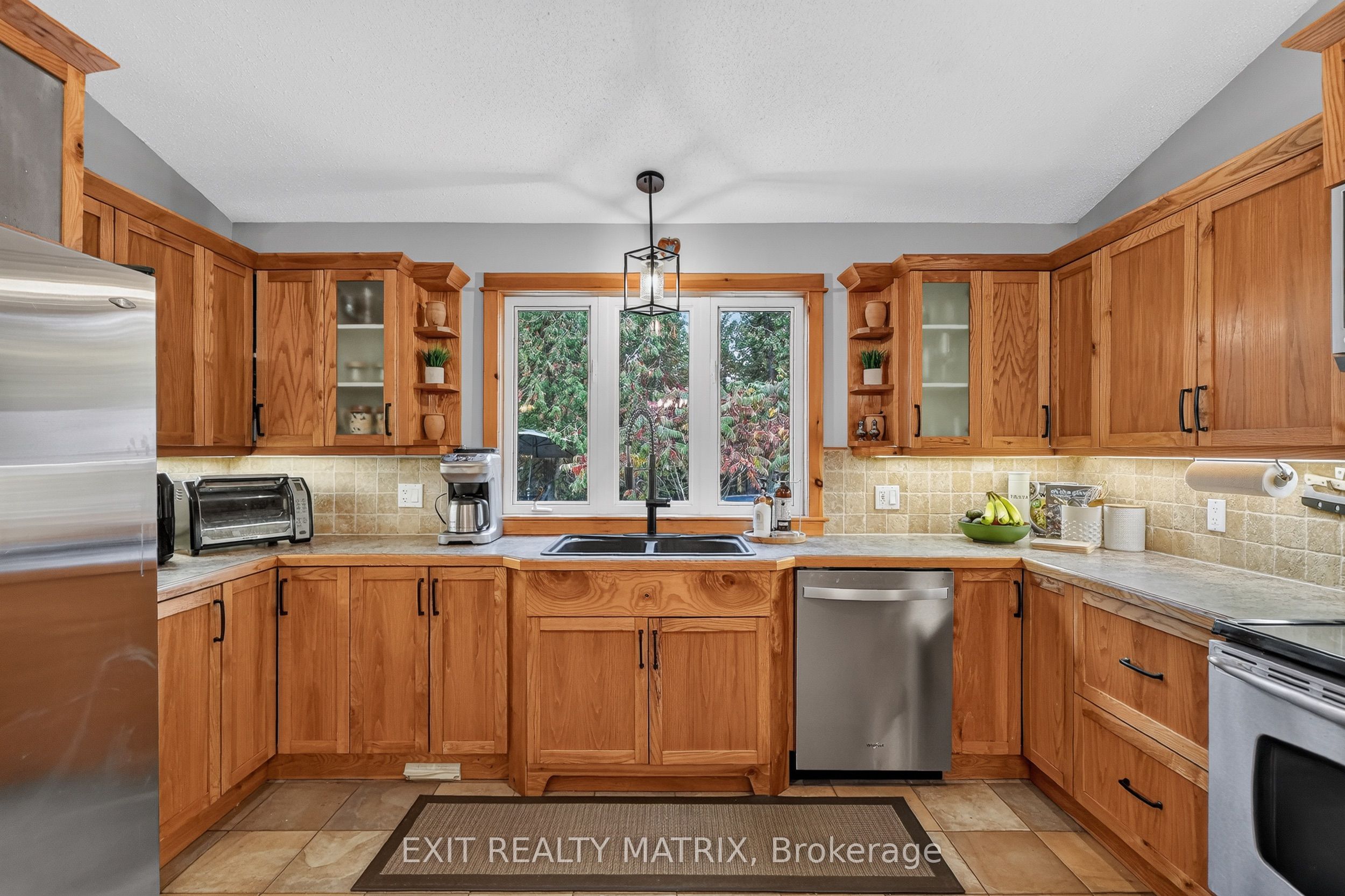 8010 Iveson Drive Property Photo 18