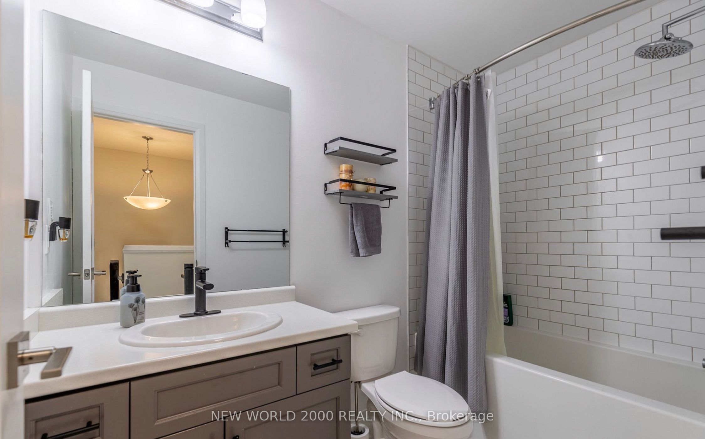 9 Soho Street Property Photo 8