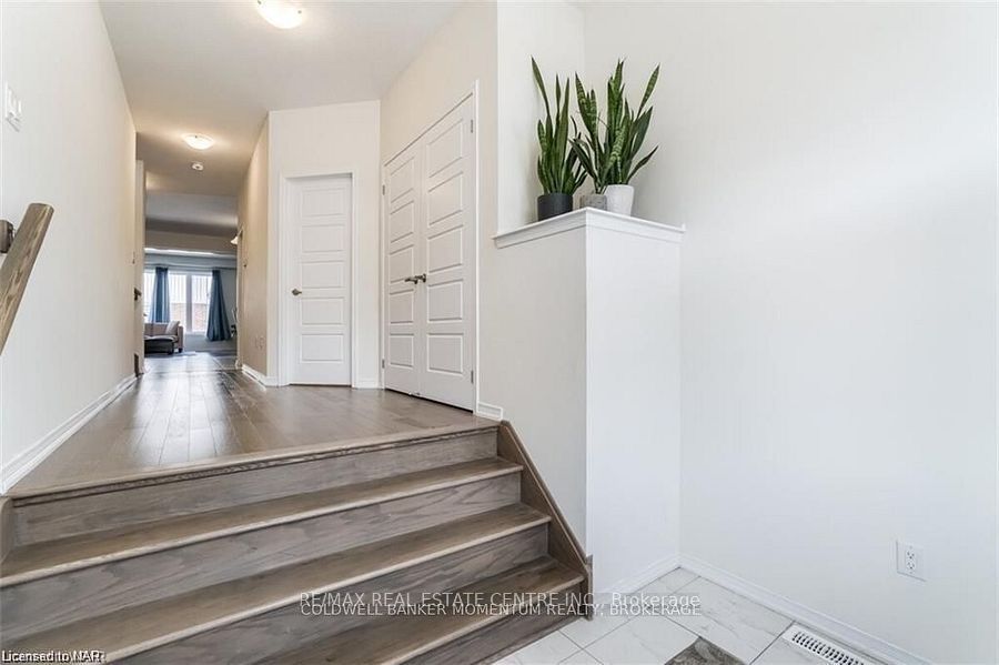 7831 Odell Crescent Property Photo 6